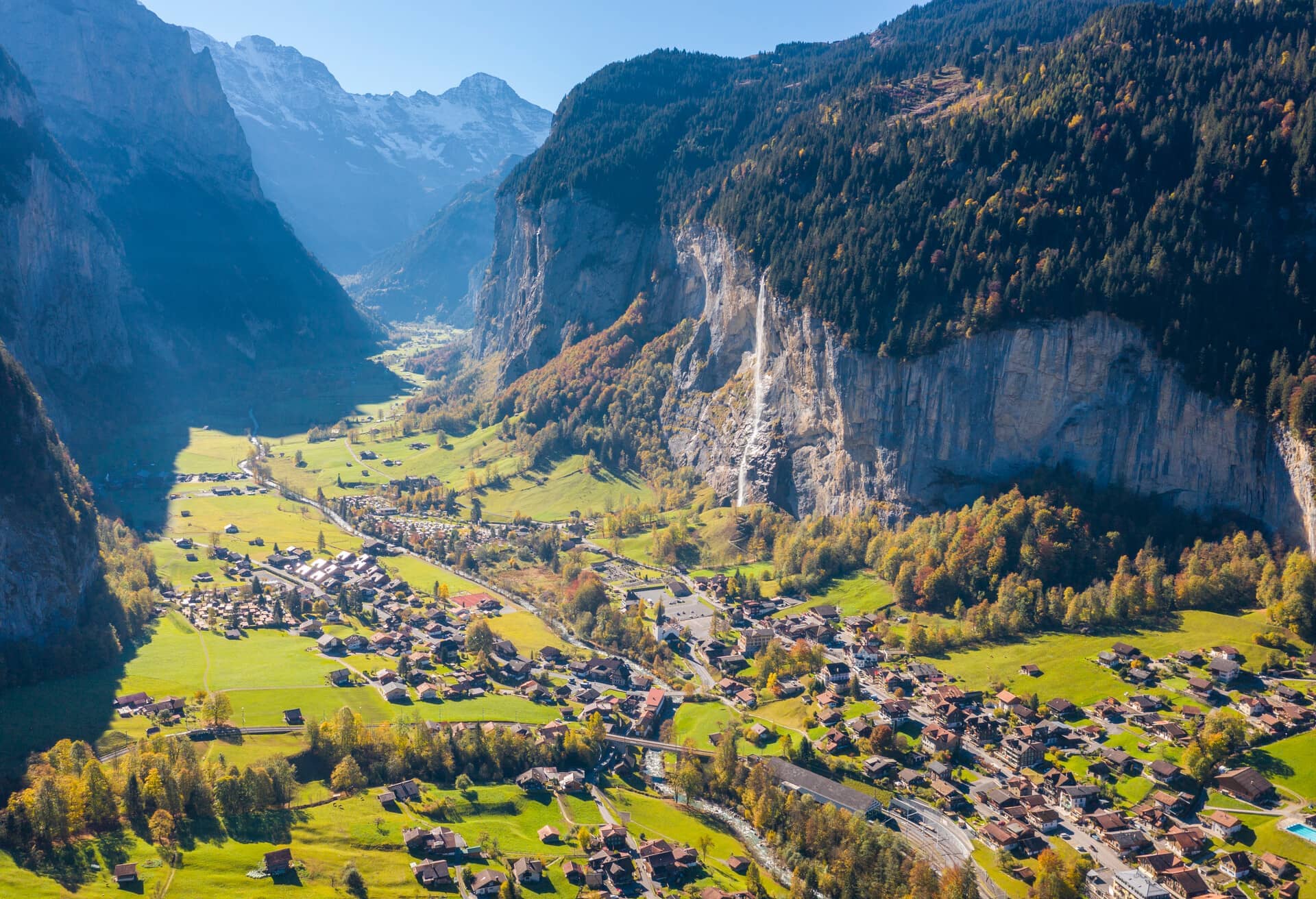 Impresionantes vistas de un paisaje suizo.