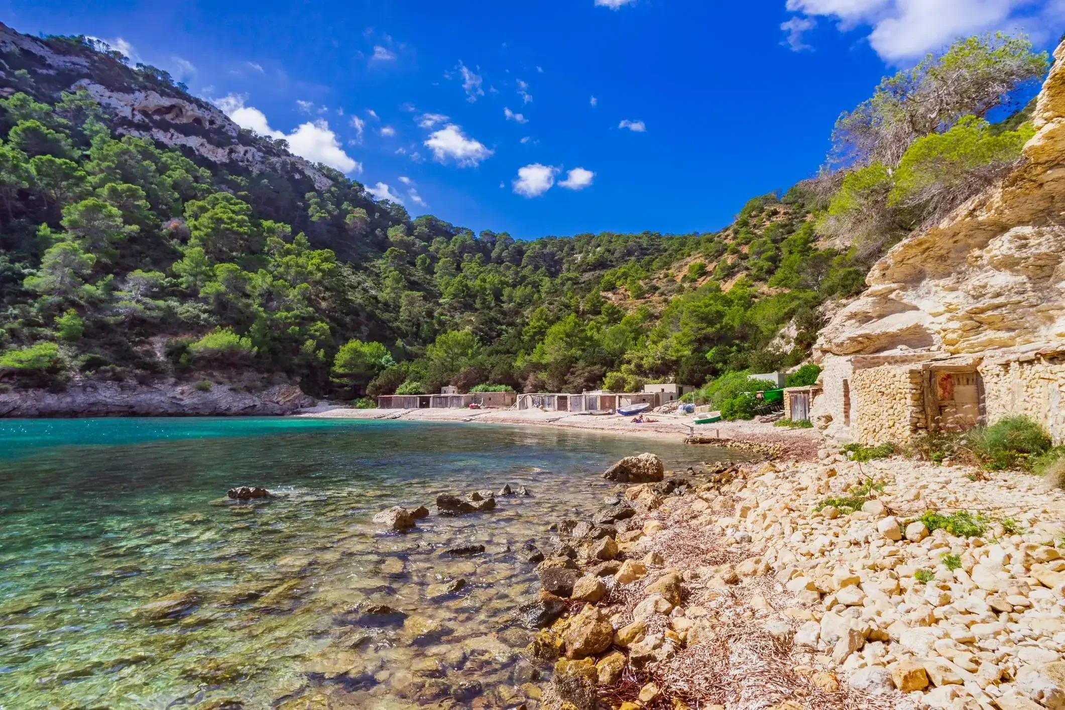 DEST_IBIZA_CALALLENTRISCA_gettyimages-1191888388