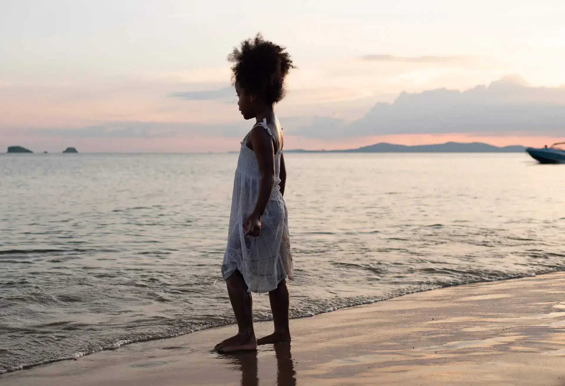 BEACH_THEME_PEOPLE_KID_GIRL