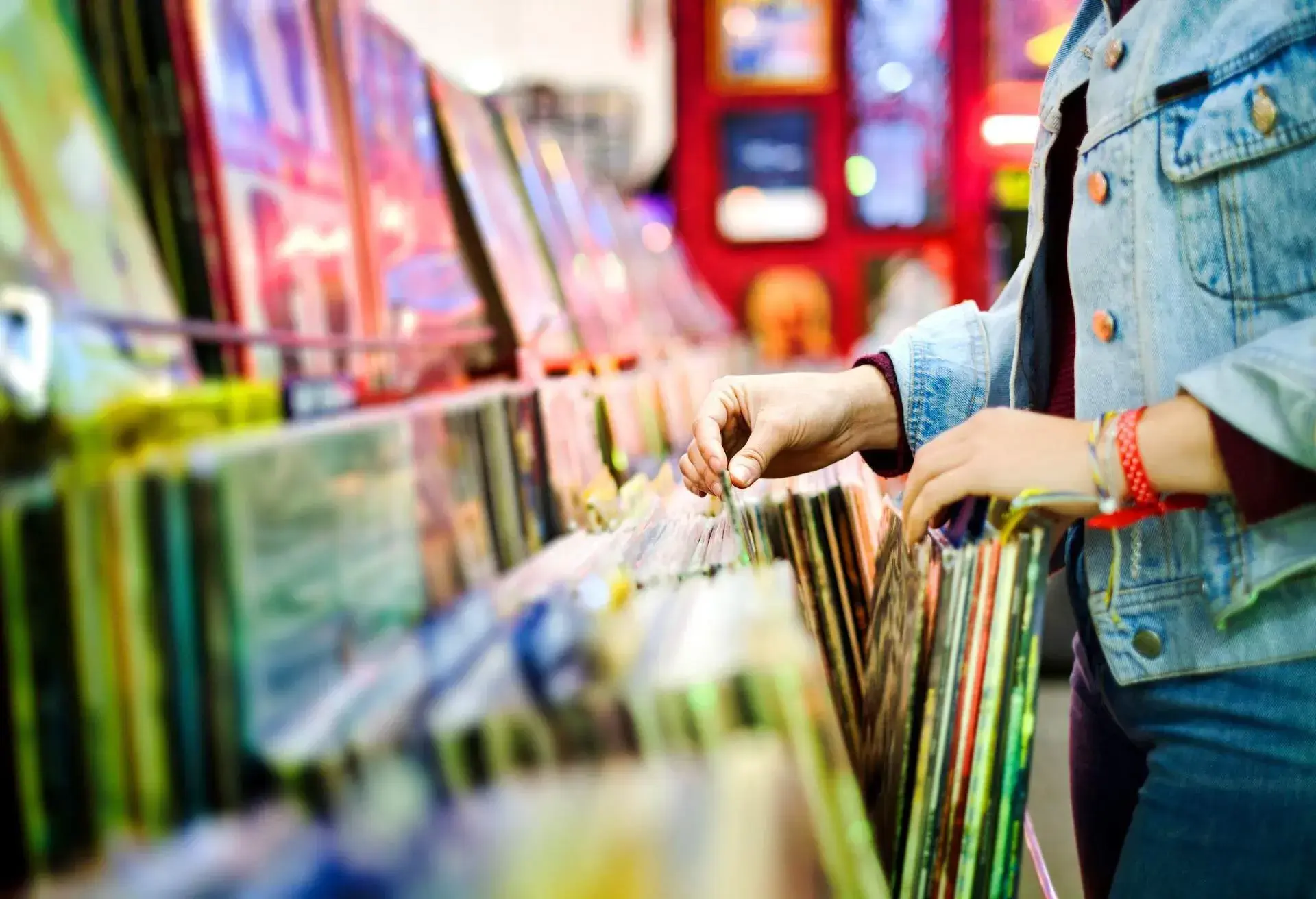 SHOPPING_VINYL_RECORDS