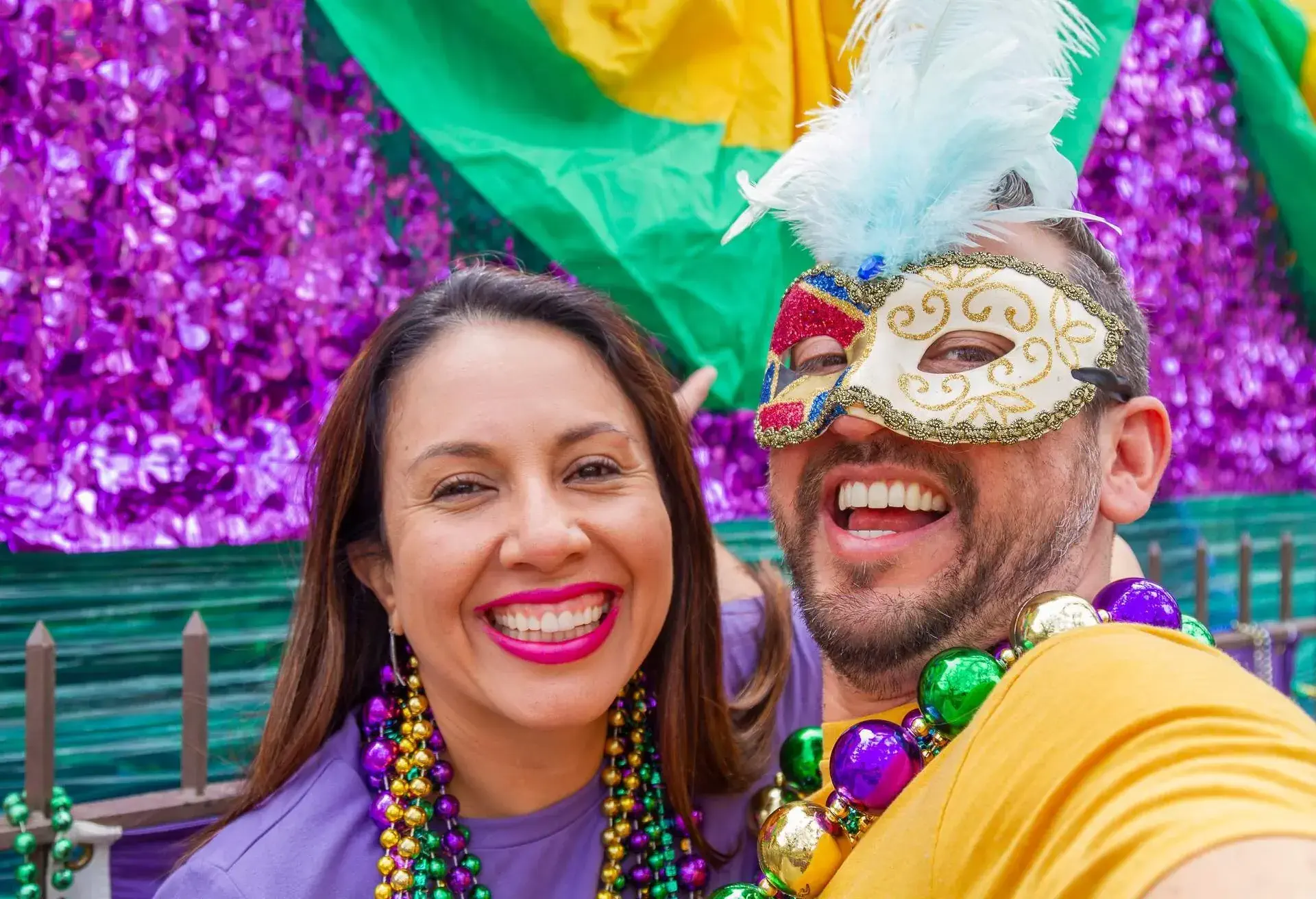 PEOPLE_MAN_WOMAN_MARDI_GRAS_CELEBRATION