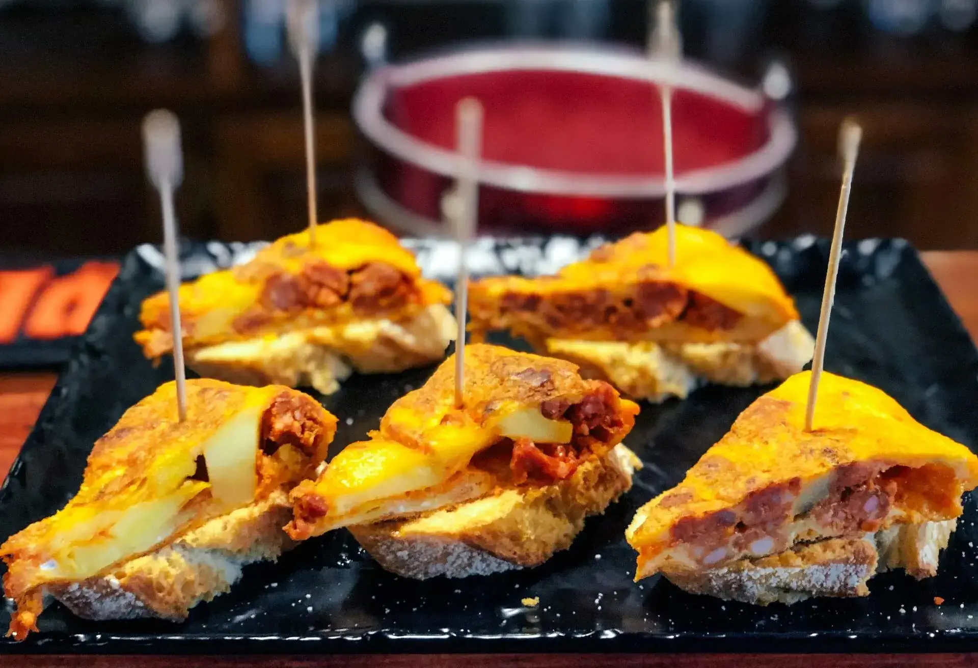 FOOD_SPANISH_PINCHOS_PINTXOS_CHORIZO_OMELETTE