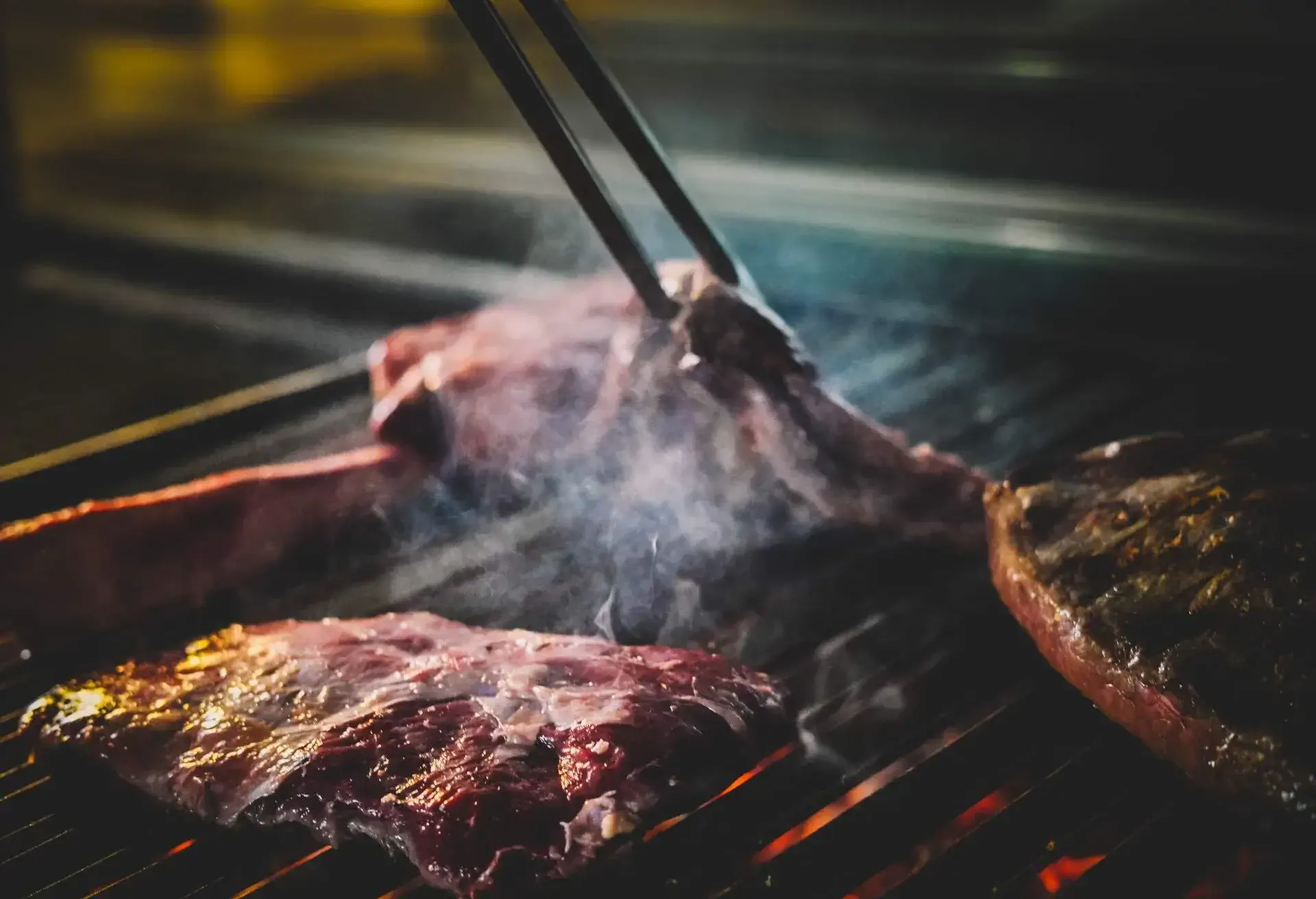 FOOD_SPANISH_BEEF_ON_CHARCOAL_GRILL