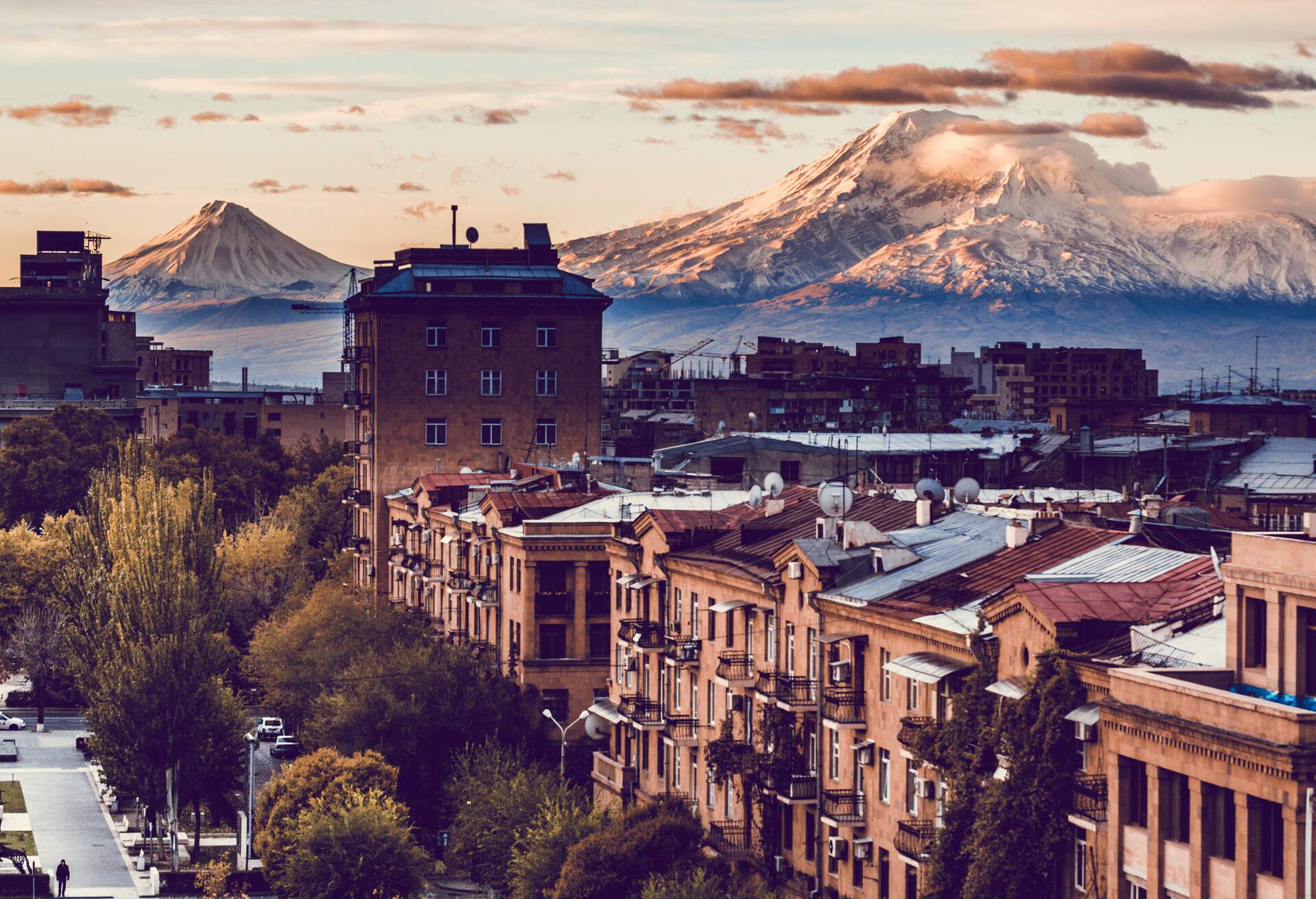 Explora la capital de Armenia en tu próximo viaje barato