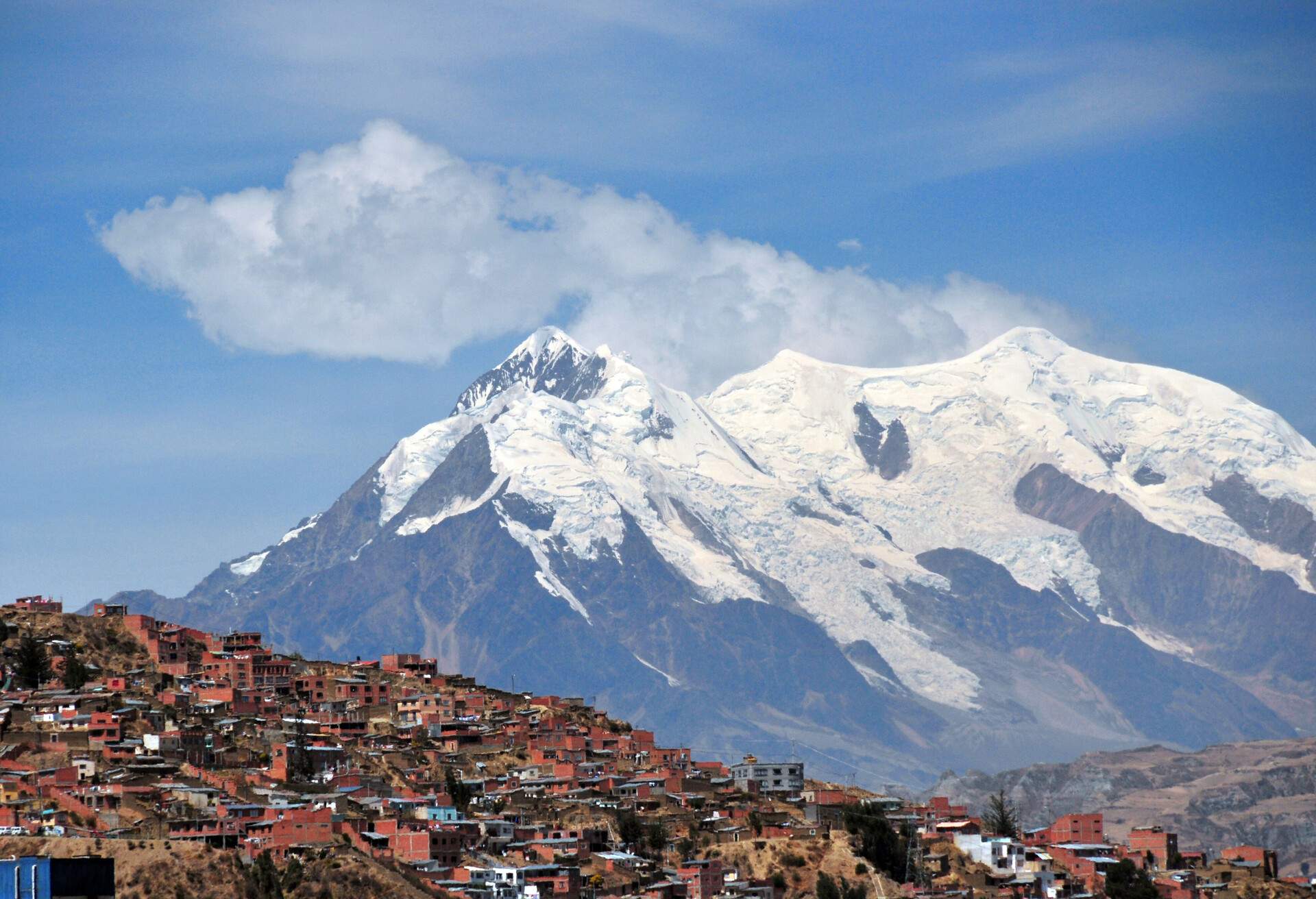 Vistas desde La Paz, uno de los destinos baratos para jóvenes más exóticos