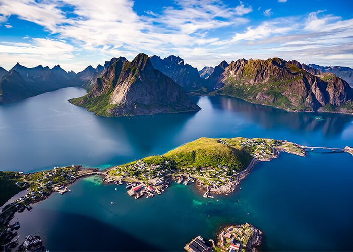 Andrey Armyagov/Shutterstock.com | Fiordos noruegos