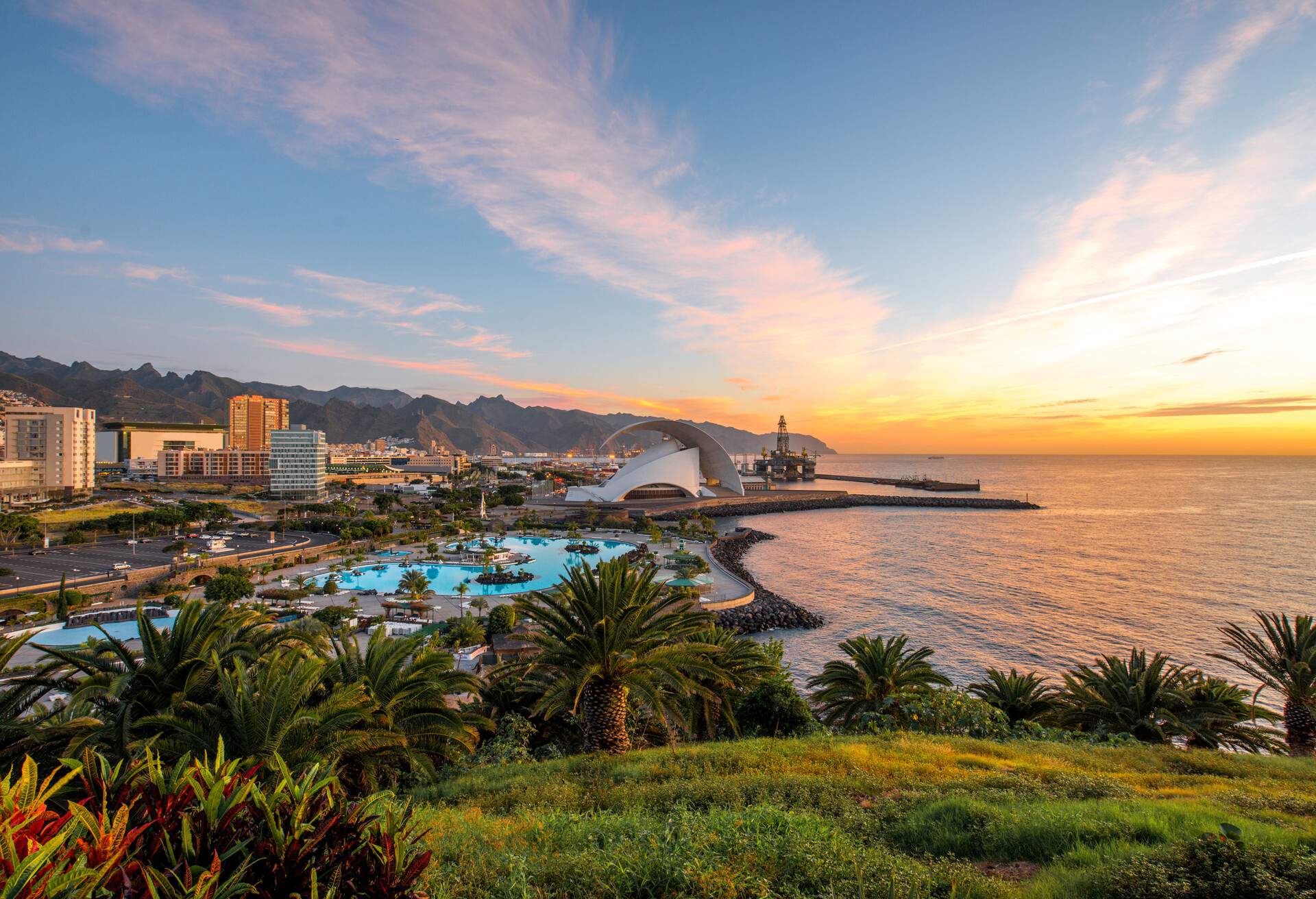 DEST_SPAIN_CANARY-ISLANDS_SANTA-CRUZ-DE-TENERIFE_shutterstock-premier_362881445.jpg