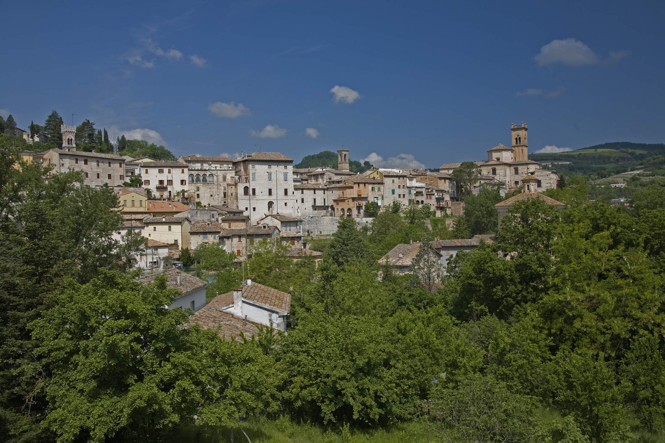 Hill village near Cingoli Marche Italy - Fotografía de stock
