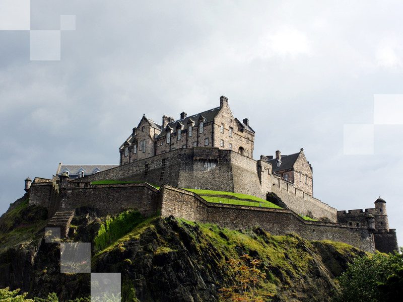El castillo de Edimburgo es una visita obligada, pero no es el único lugar de Escocia donde oirás historias de fantasmas