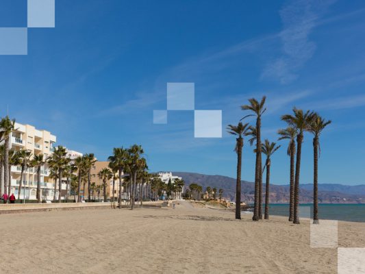 Roquetas de Mar también es una de las mejores playas de España