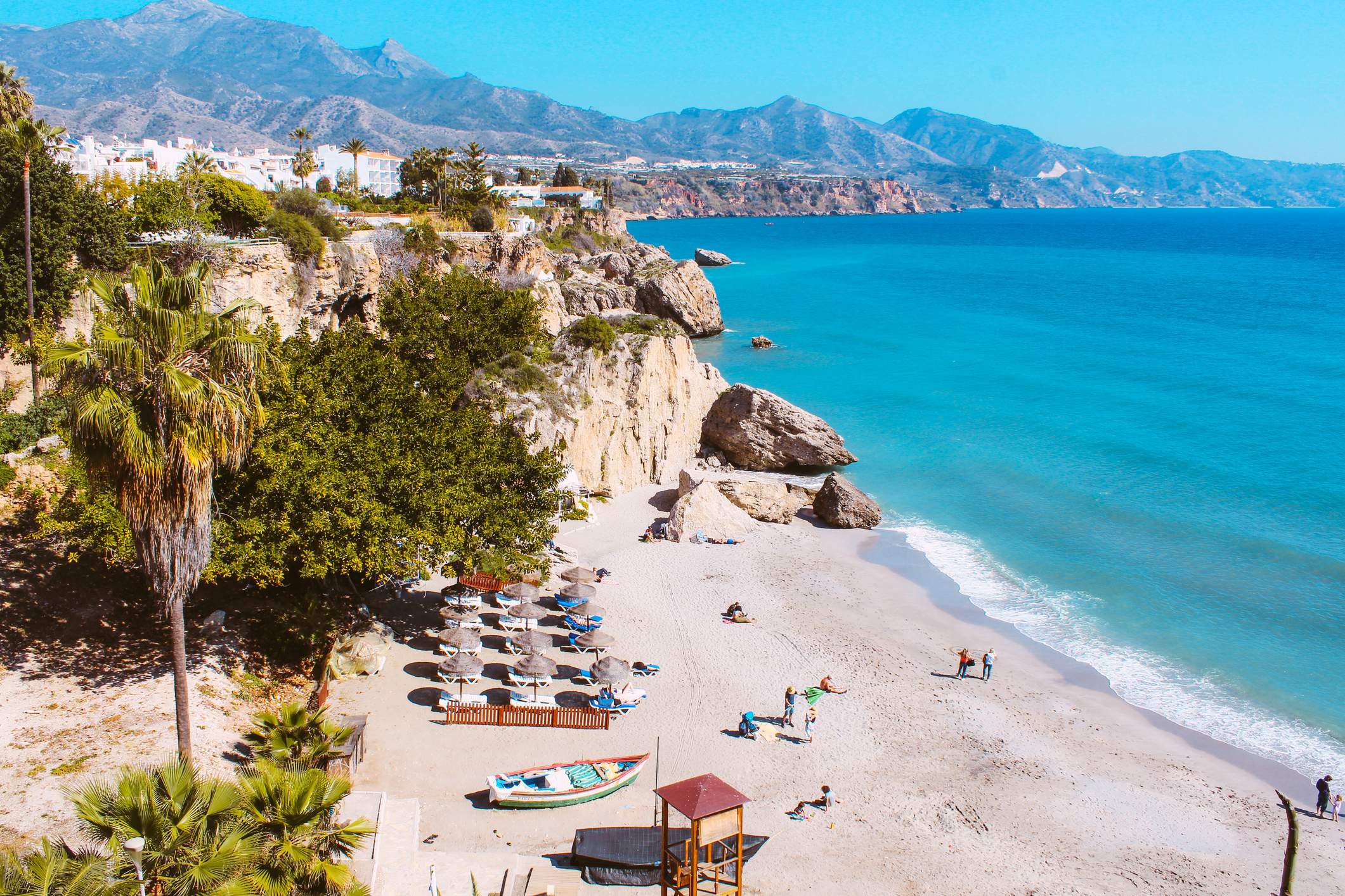 En Nerja encontrarás playas como esta