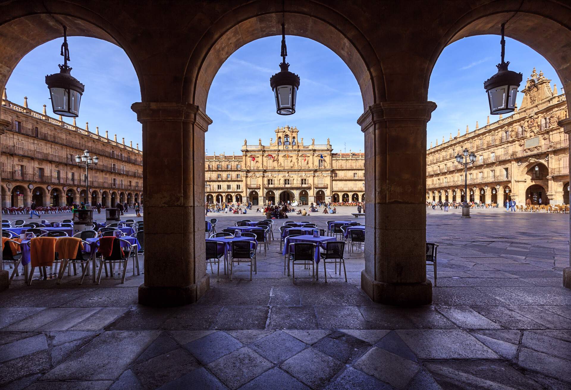 DEST_SPAIN_SALAMANCA_PLAZA MAYOR_GettyImages-653836656