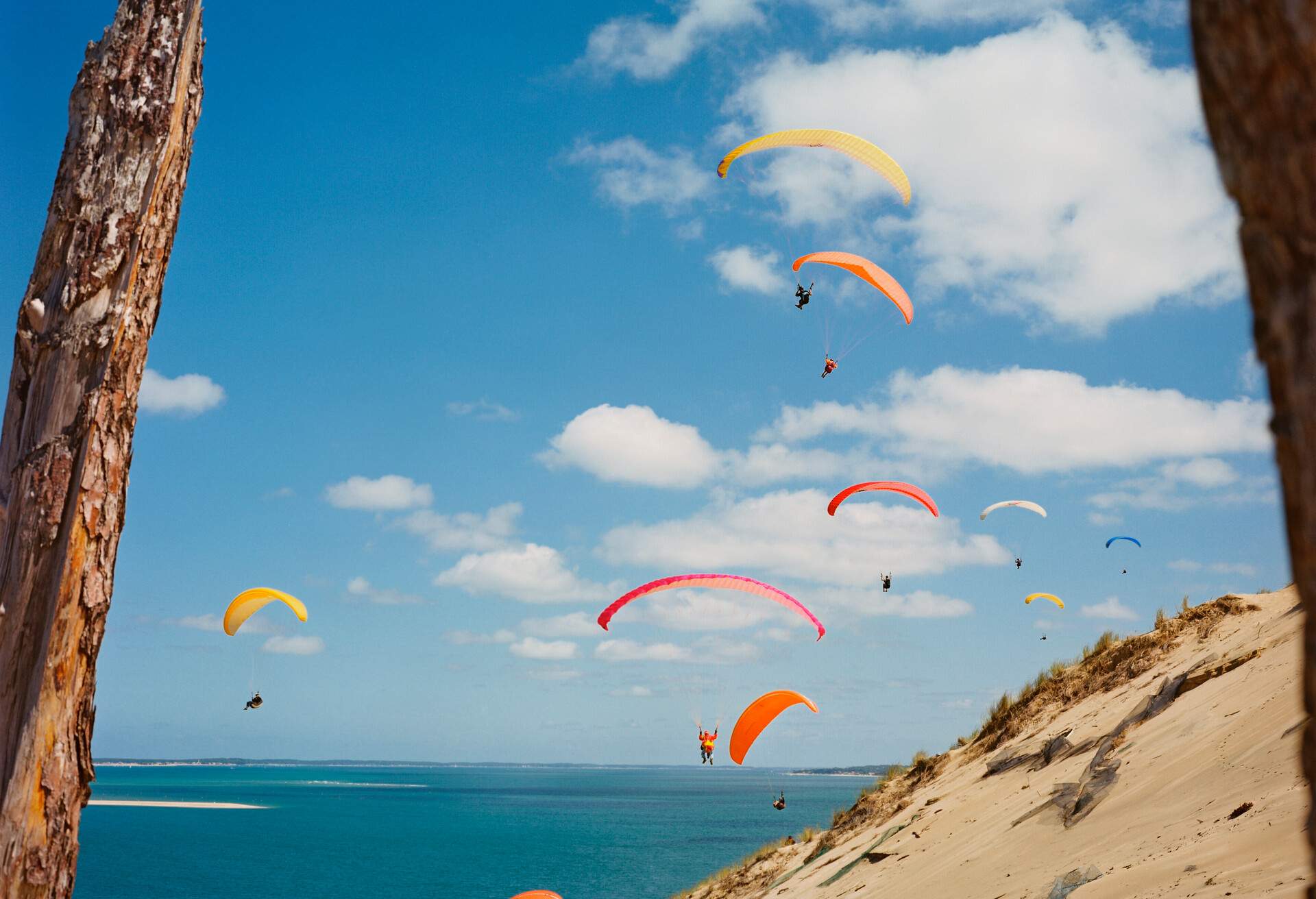 DEST_FRANCE_ARACHON_THE-GREAT-DUNE_GettyImages-1032469528