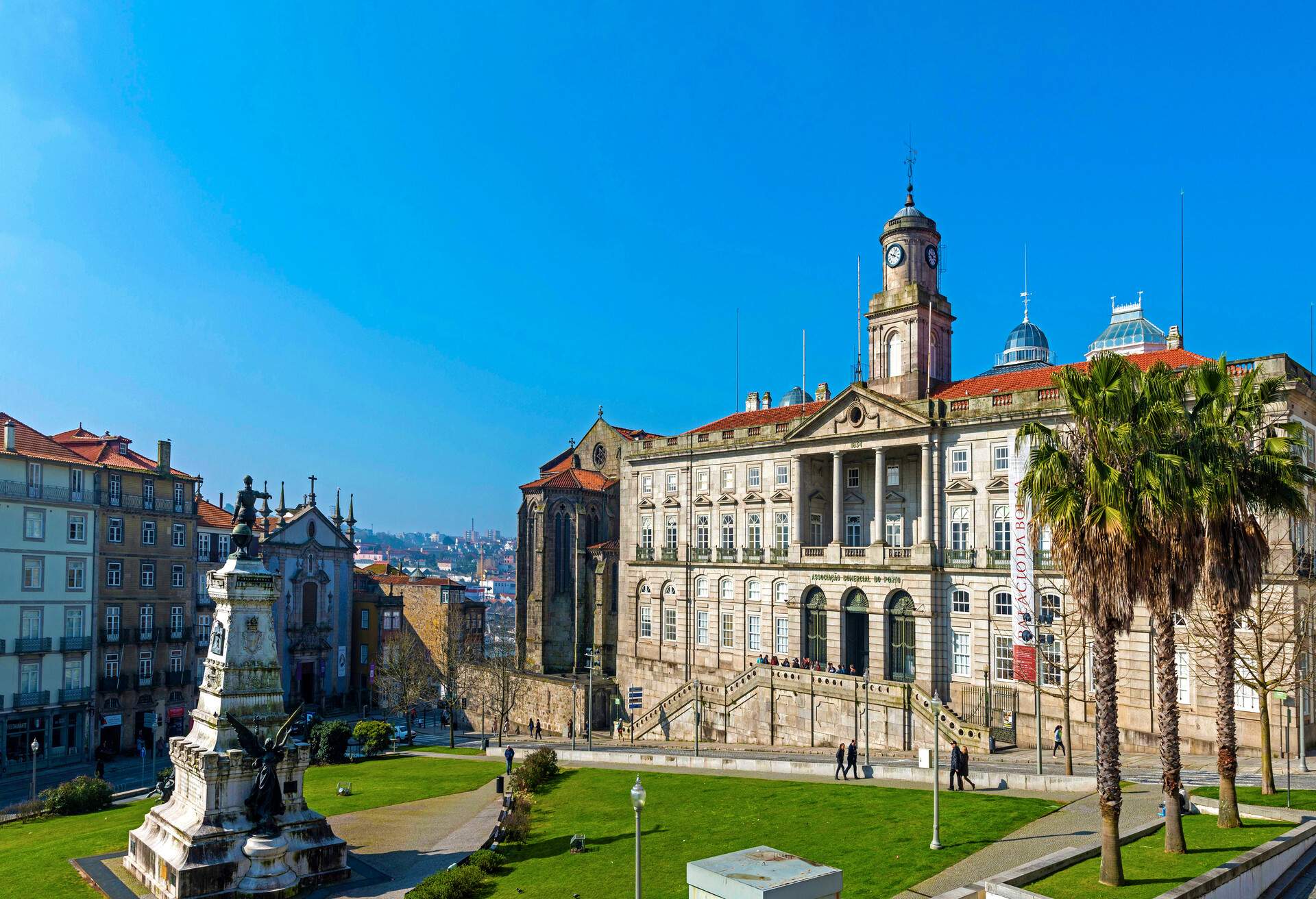 DEST_PORTUGAL_PORTO_STOCK_EXCHANGE_GettyImages-950732816