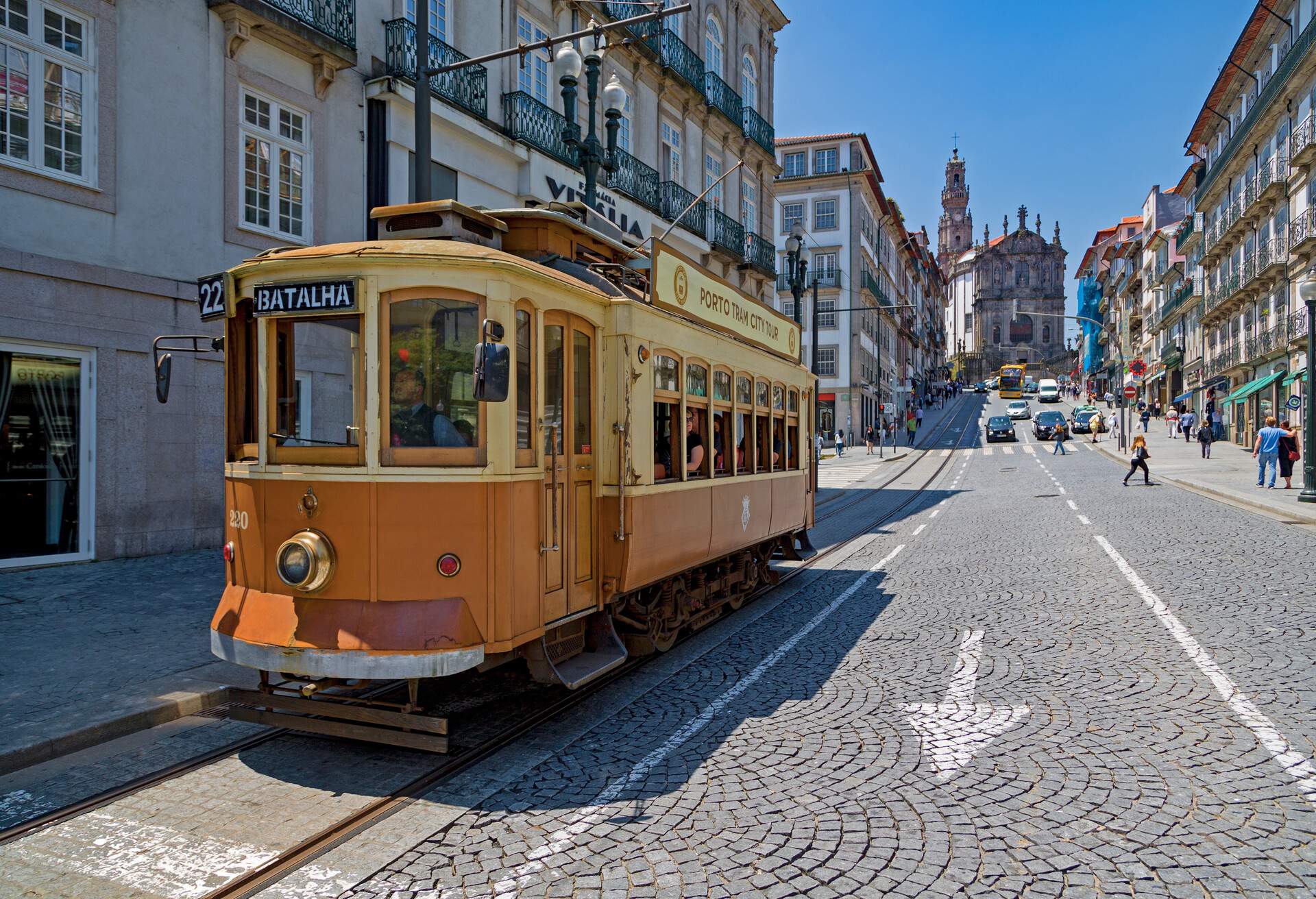 DEST_PORTUGAL_PORTO_TRAM_22_GettyImages-818814164