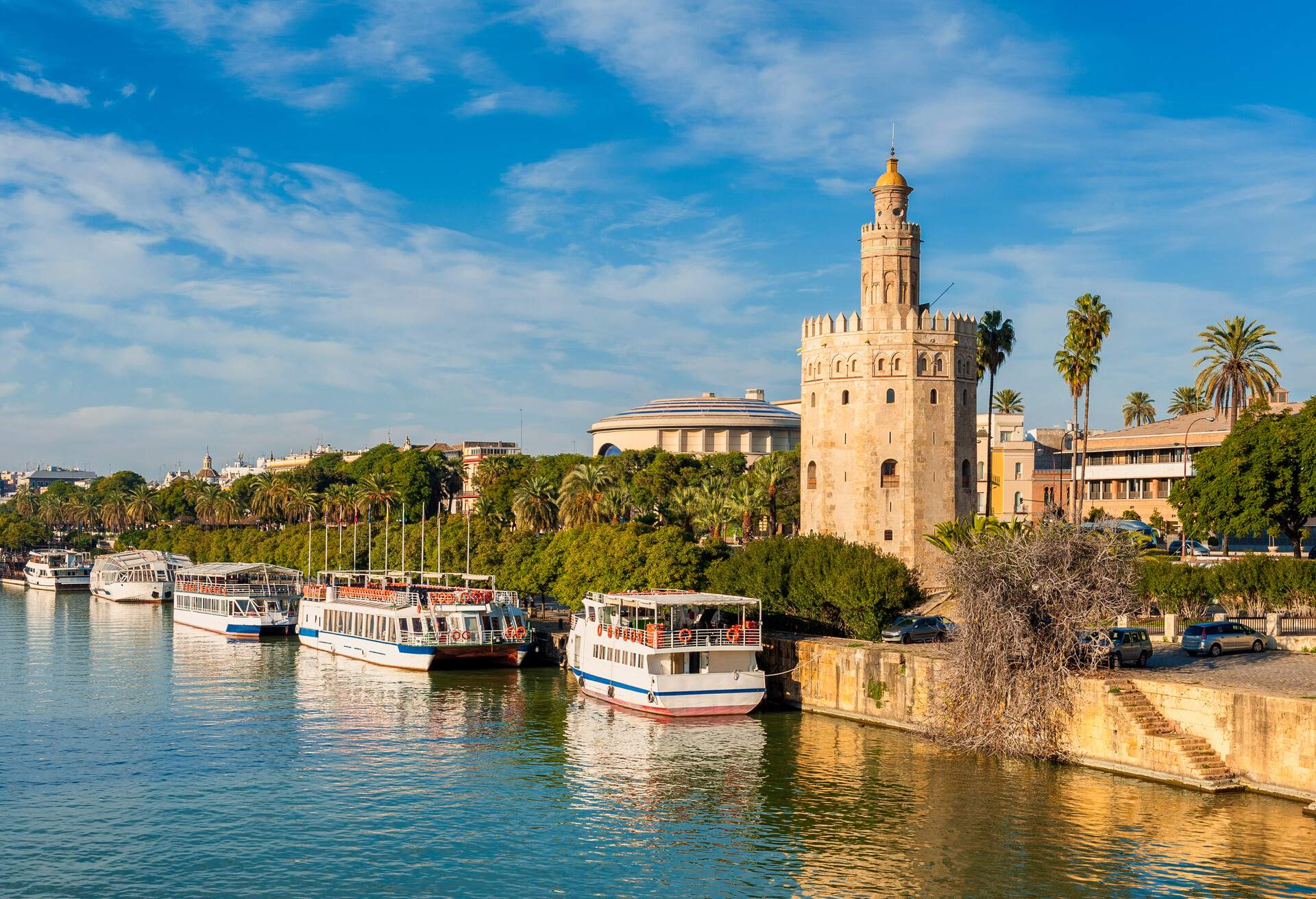 DEST-SPAIN_SEVILLE_Torre-del-Oro_GettyImages-638153372