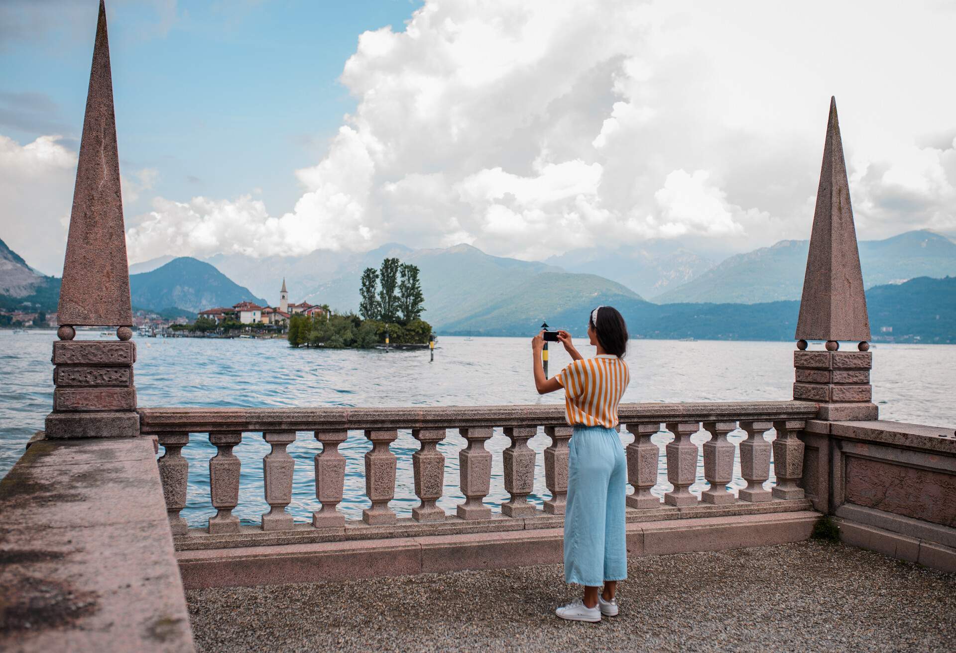 DEST_ITALY_LAKE_MAGGIORE_BORROMEAN_ISLANDS_GettyImages-1037032722