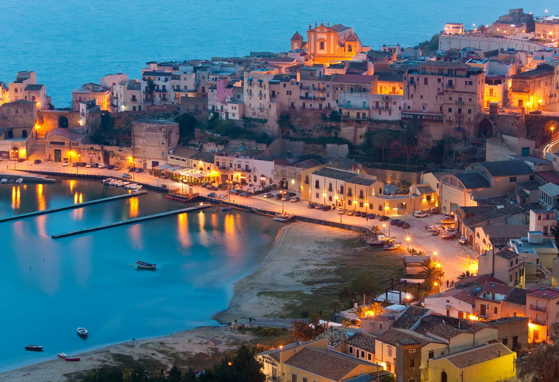 DEST_ITALY_SICILY_CASTELLAMMARE_DEL_GOLFO_GettyImages-102629161