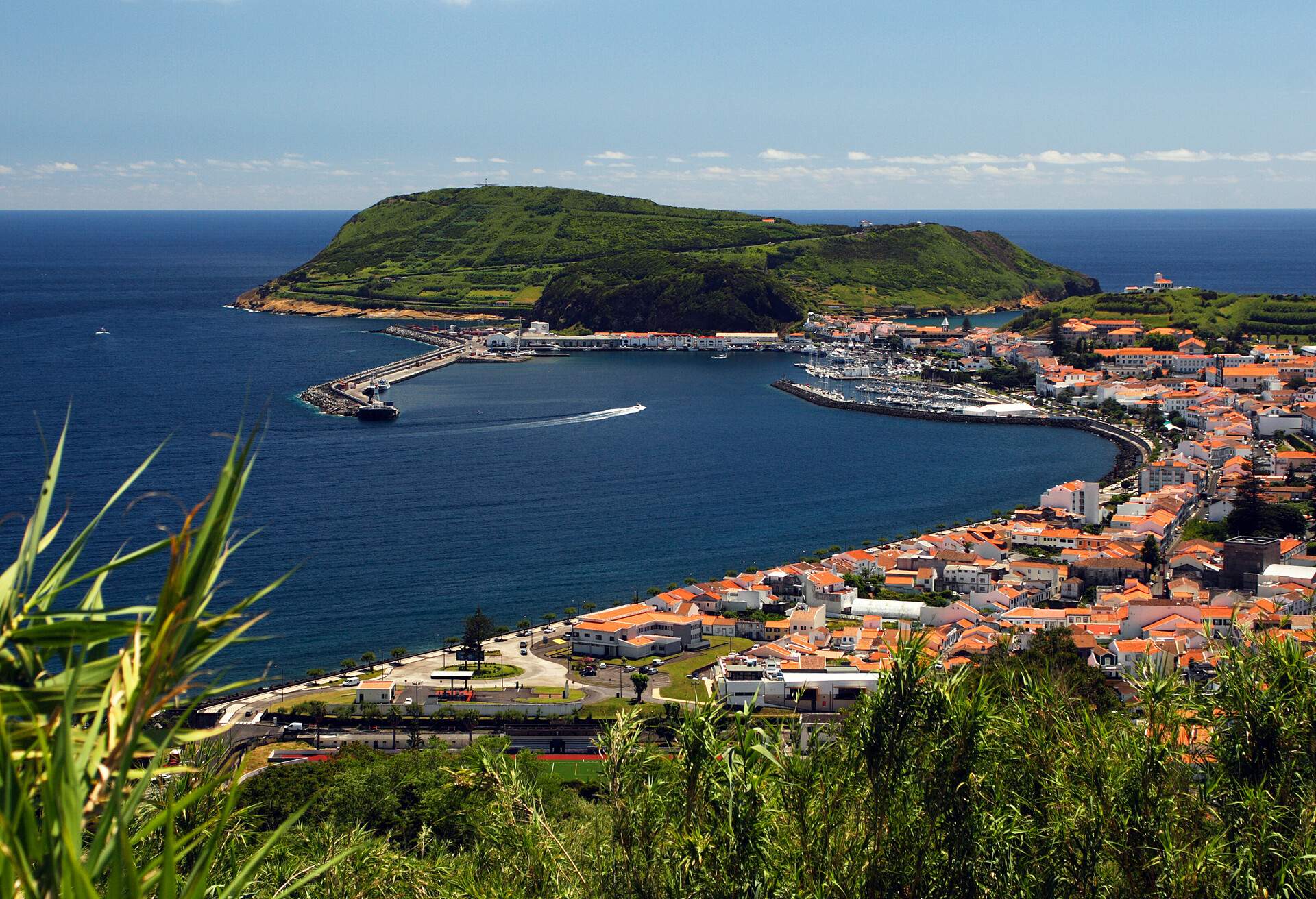 DEST_PORTUGAL_AZORES_HORTA_shutterstock-premier_67028056