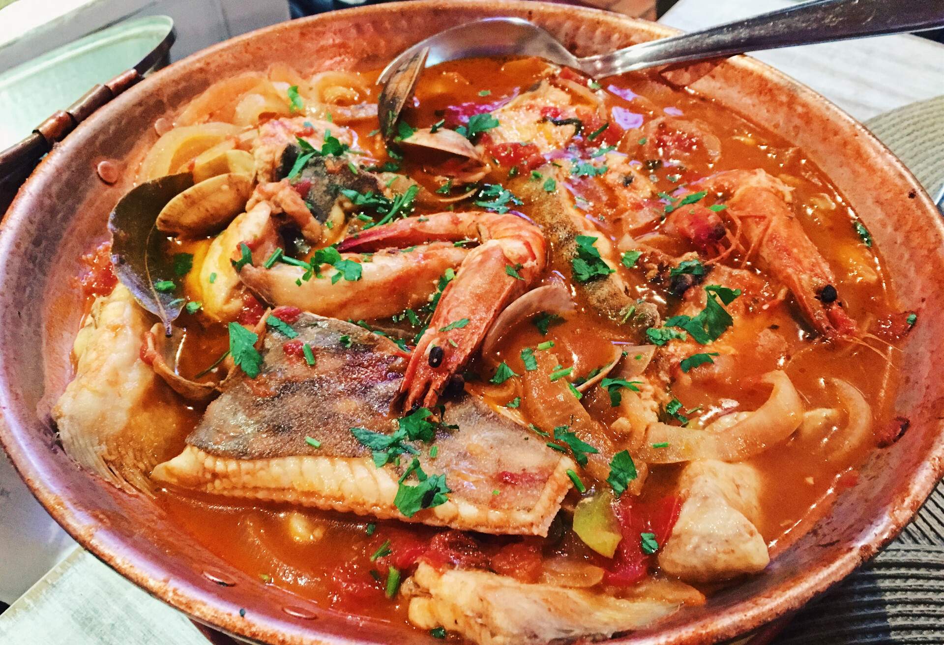 THEME_FOOD_PORTUGUESE_Cataplana_GettyImages-901398086
