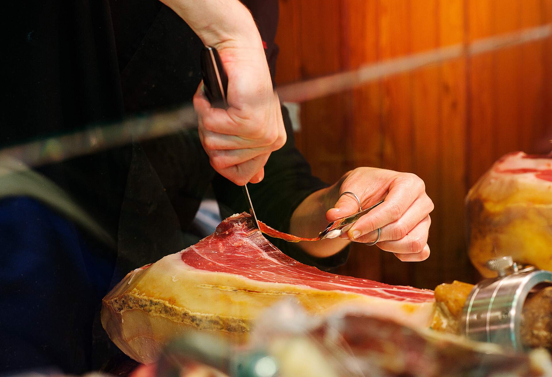 THEME_FOOD_SPANISH_HAM_JAMON_SERRANO_GettyImages-1095869614