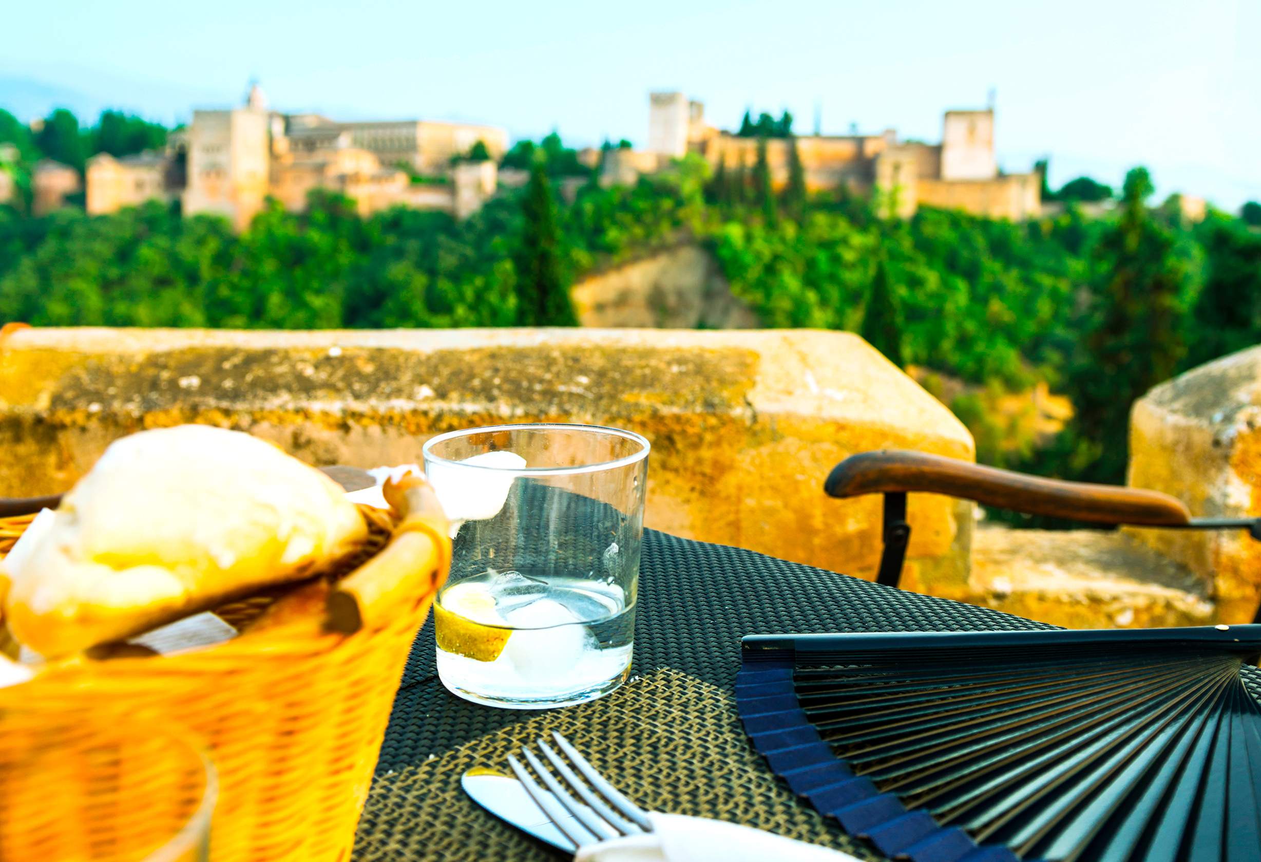 RESTAURANT WITH VIEW OVER THE ALHMABRA - SPAIN GRANADA