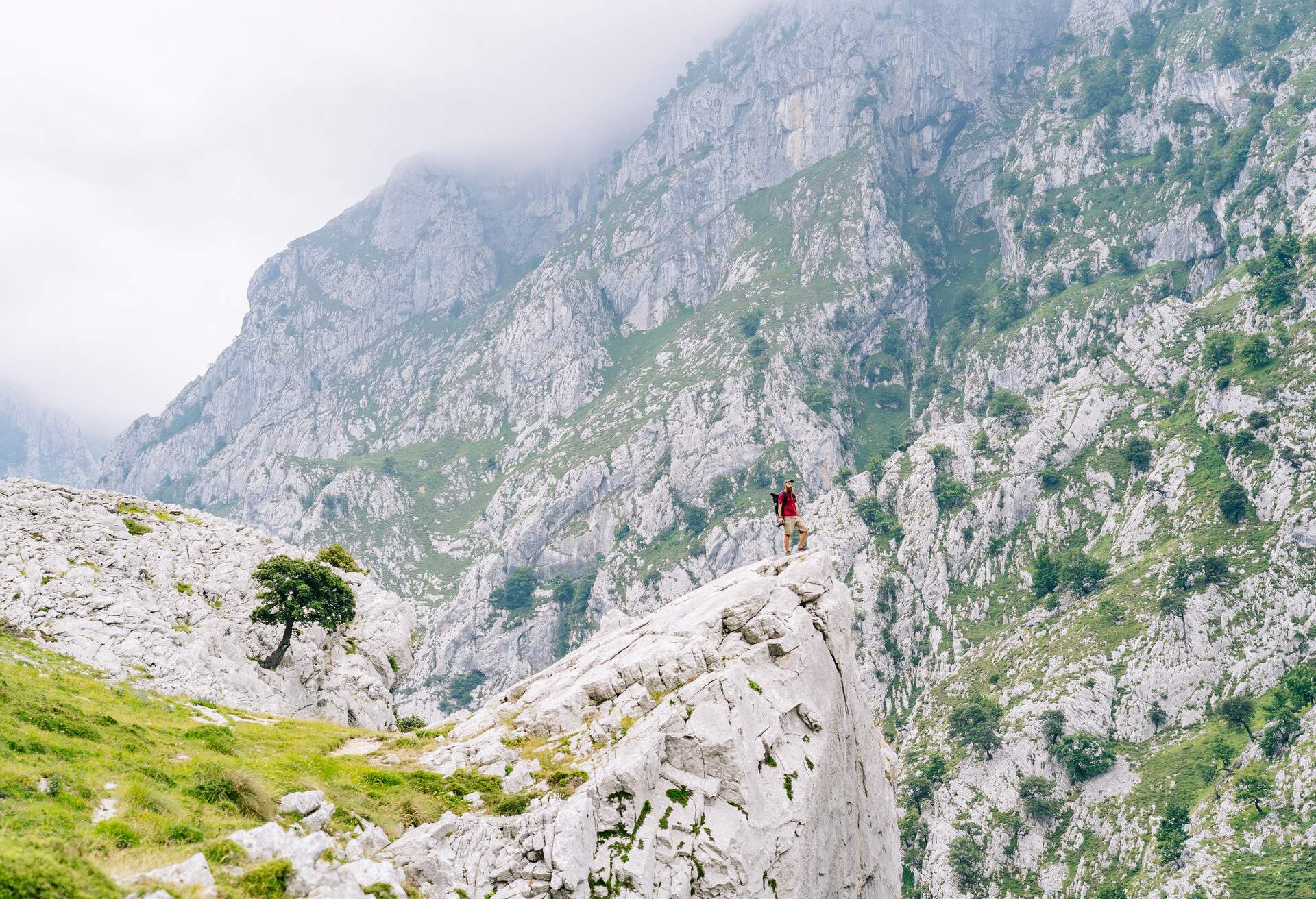 DEST_SPAIN_ASTURIAS_RUTA_DEL_CARES_HIKE_PEOPLE_MAN_HIKING_GettyImages-1277163295-2.jpg