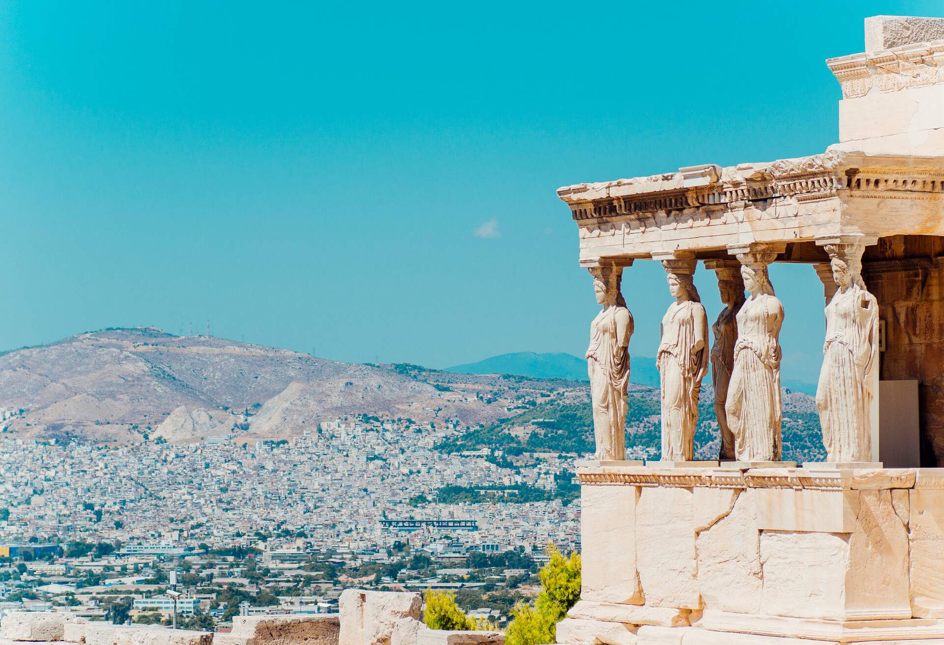 DEST_GREECE_ATHENS_ERECHTHEION-TEMPLE_GettyImages-686048426.jpg