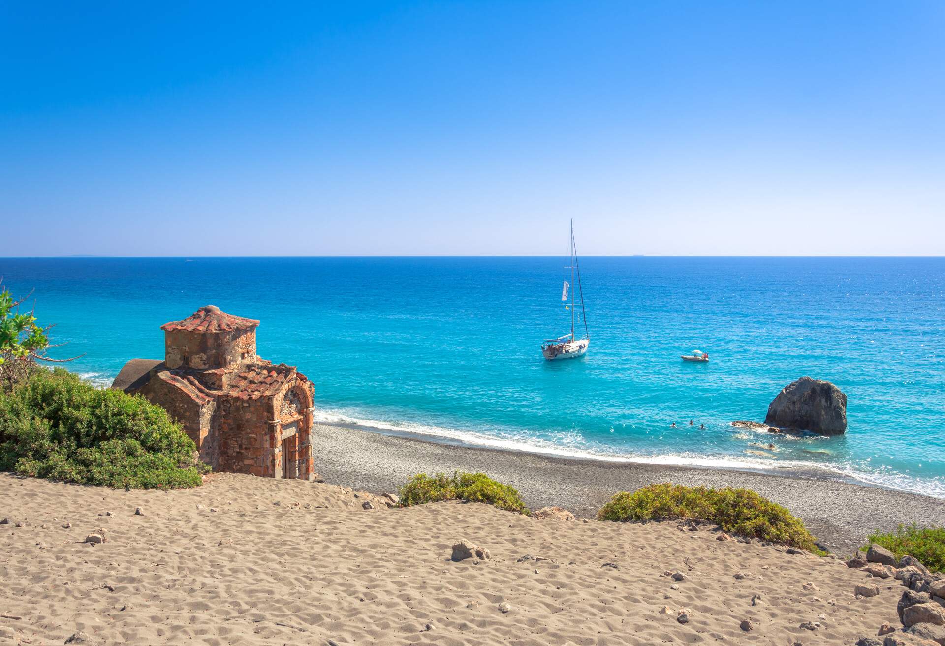 DEST_GREECE_CRETE_AGIOS-PAVLOS-BEACH_GettyImages-1166268033