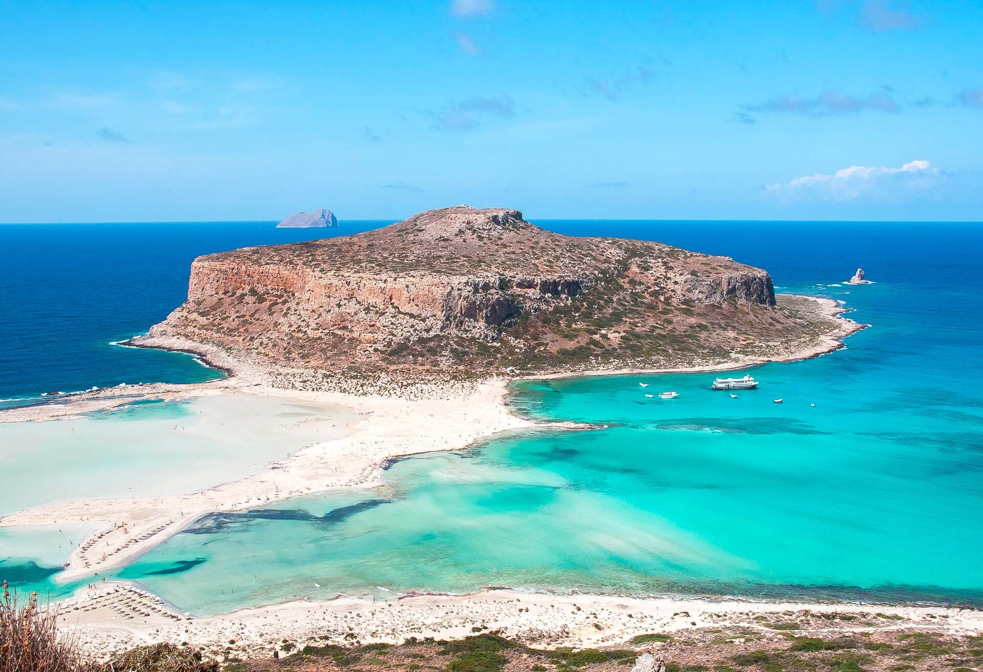 DEST_GREECE_CRETE_BALOS BAY AND GRAMVOUSA ISLAND_GettyImages-993966492