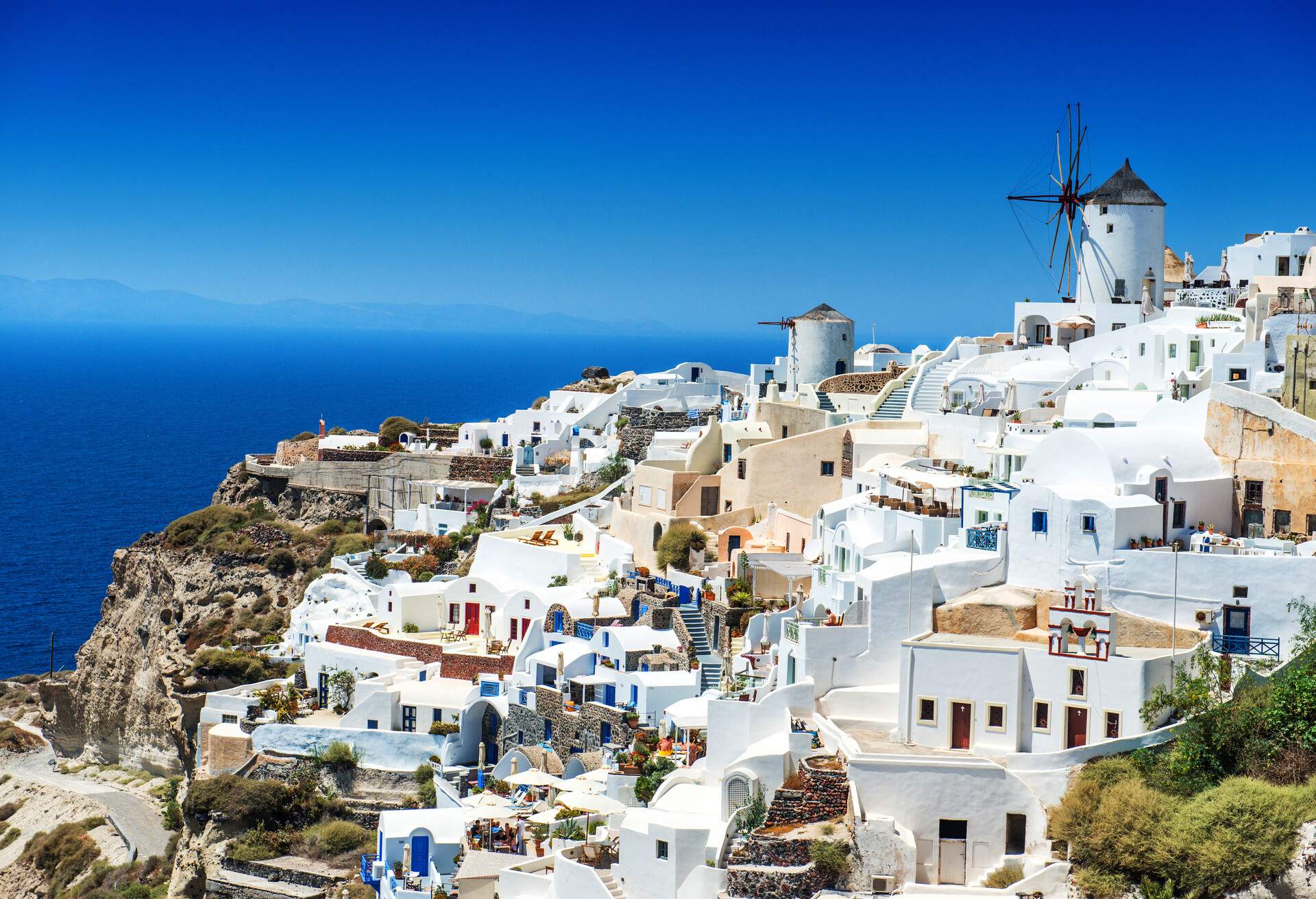 DEST_GREECE_SANTORINI-GettyImages-477519906