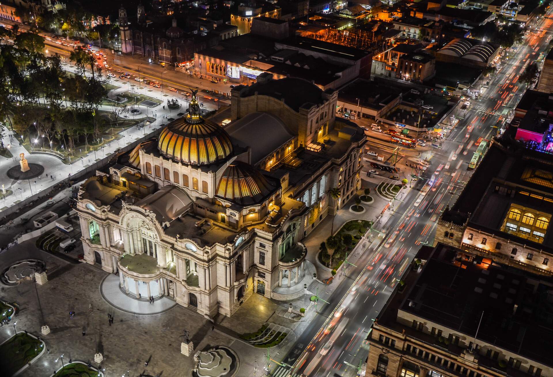 DEST_MEXICO_MEXICO CITY_PALACE OF FINE ARTS_shutterstock-premier_240674257