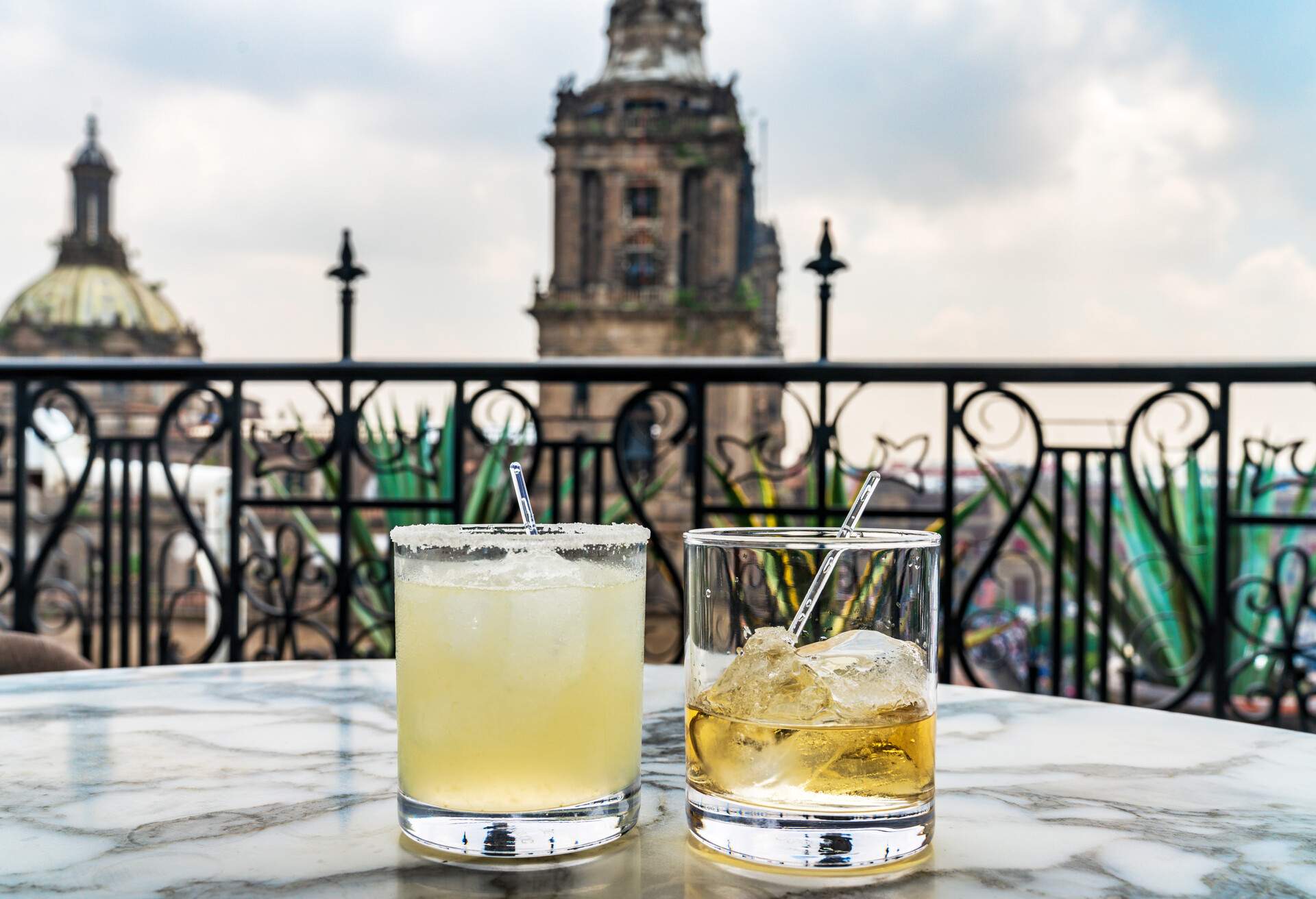 DEST_MEXICO_MEXICO-CITY_THEME_HAPPY-HOUR_MARGARITAS_TEQUILA_GettyImages-1048467530
