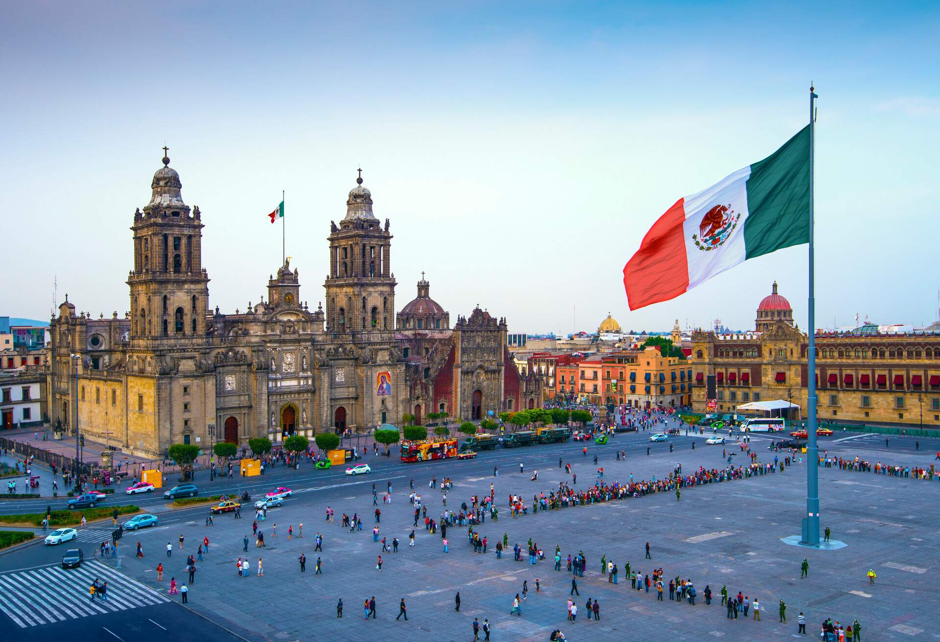 DEST_MEXICO_MEXICO-CITY_ZOCALO_GettyImages-638921947.jpg