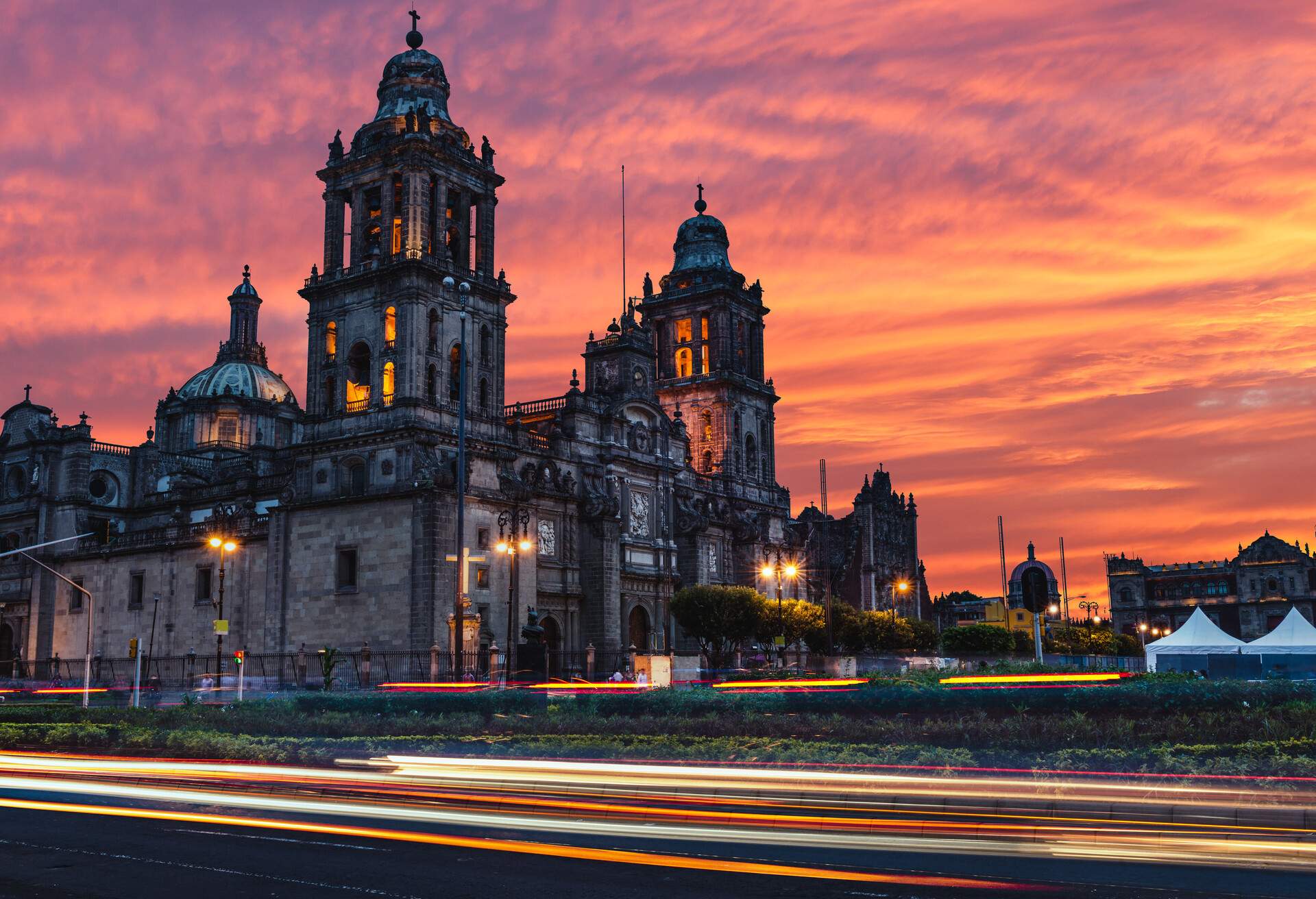 DEST_MEXICO_MEXICO_CITY_CATHEDRAL_shutterstock_625814777.jpg