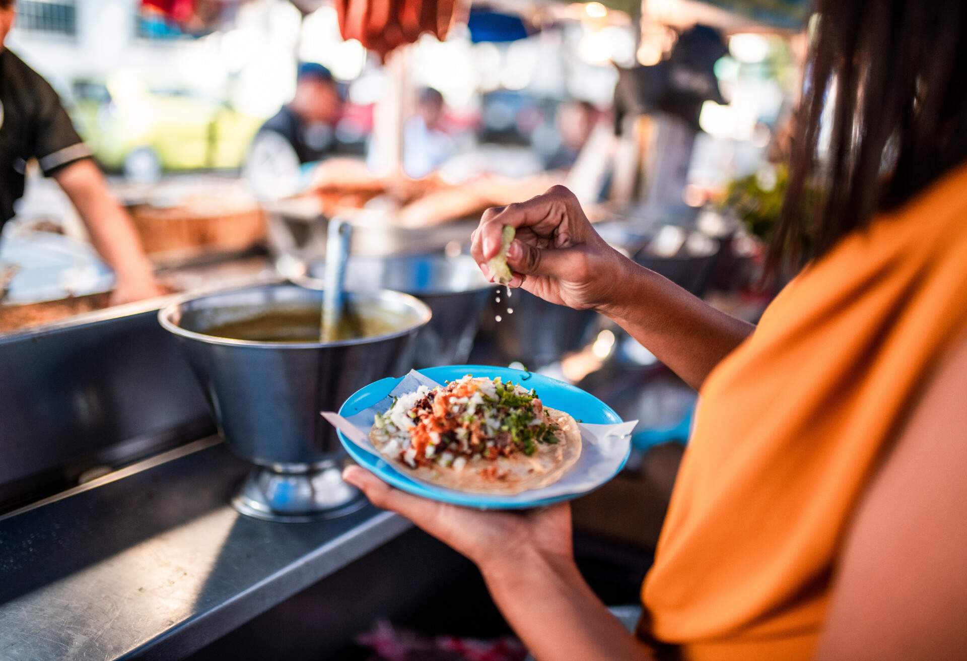 DEST_MEXICO_THEME_FOOD_STREET-FOOD_TACOS_GettyImages-1192149874