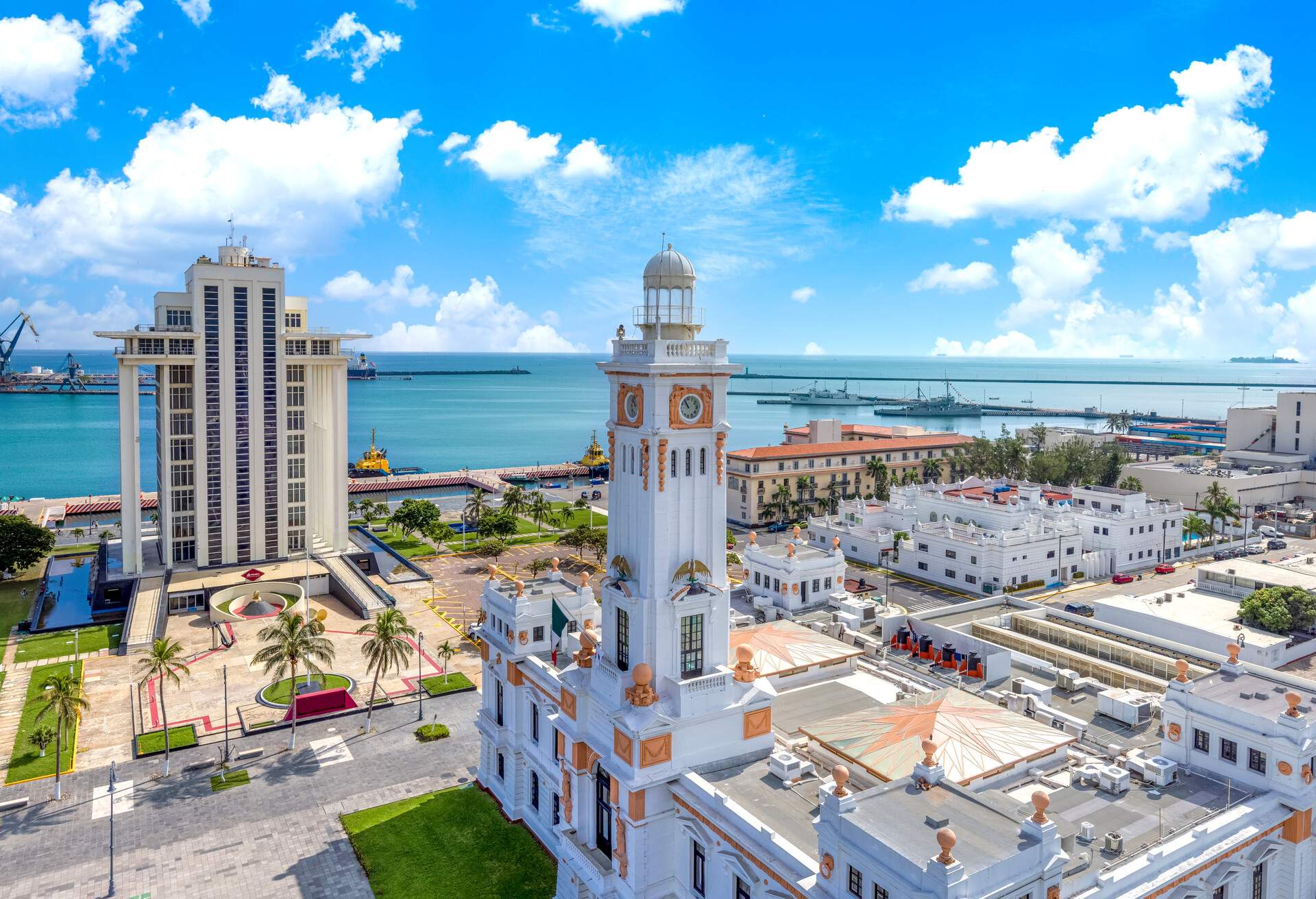 DEST_MEXICO_VERACRUZ_HARBOUR_GettyImages-1414043343