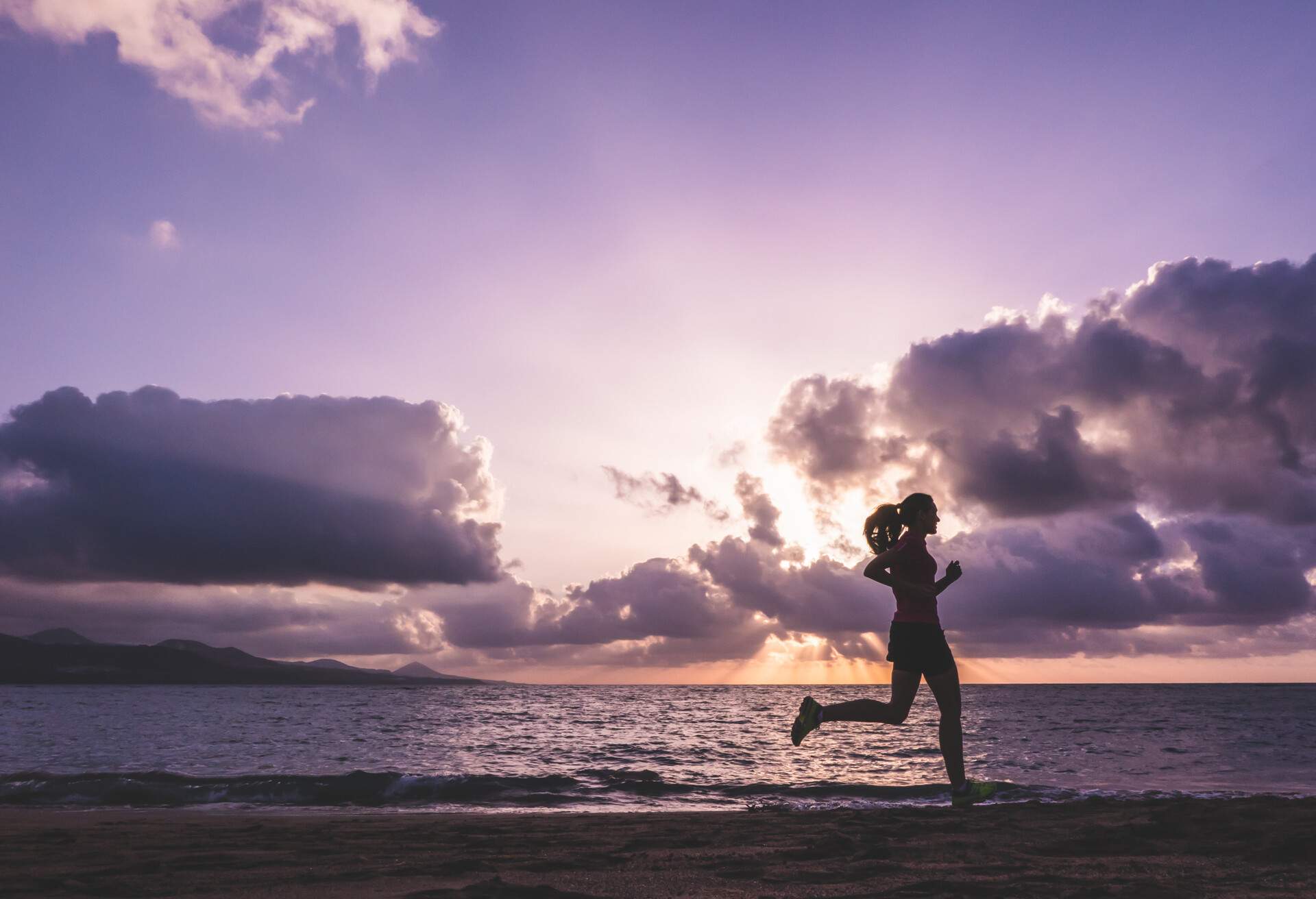 DEST_SPAIN_CANARY_ISLANDS_Las Canteras_BEACH_GettyImages-1397672618