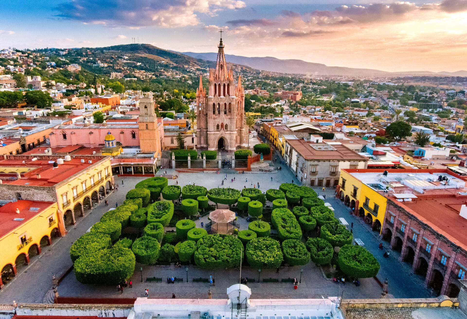 DEST_MEXICO_SAN-MIGUEL-DE-ALLENDE_CITY_GettyImages-629387256