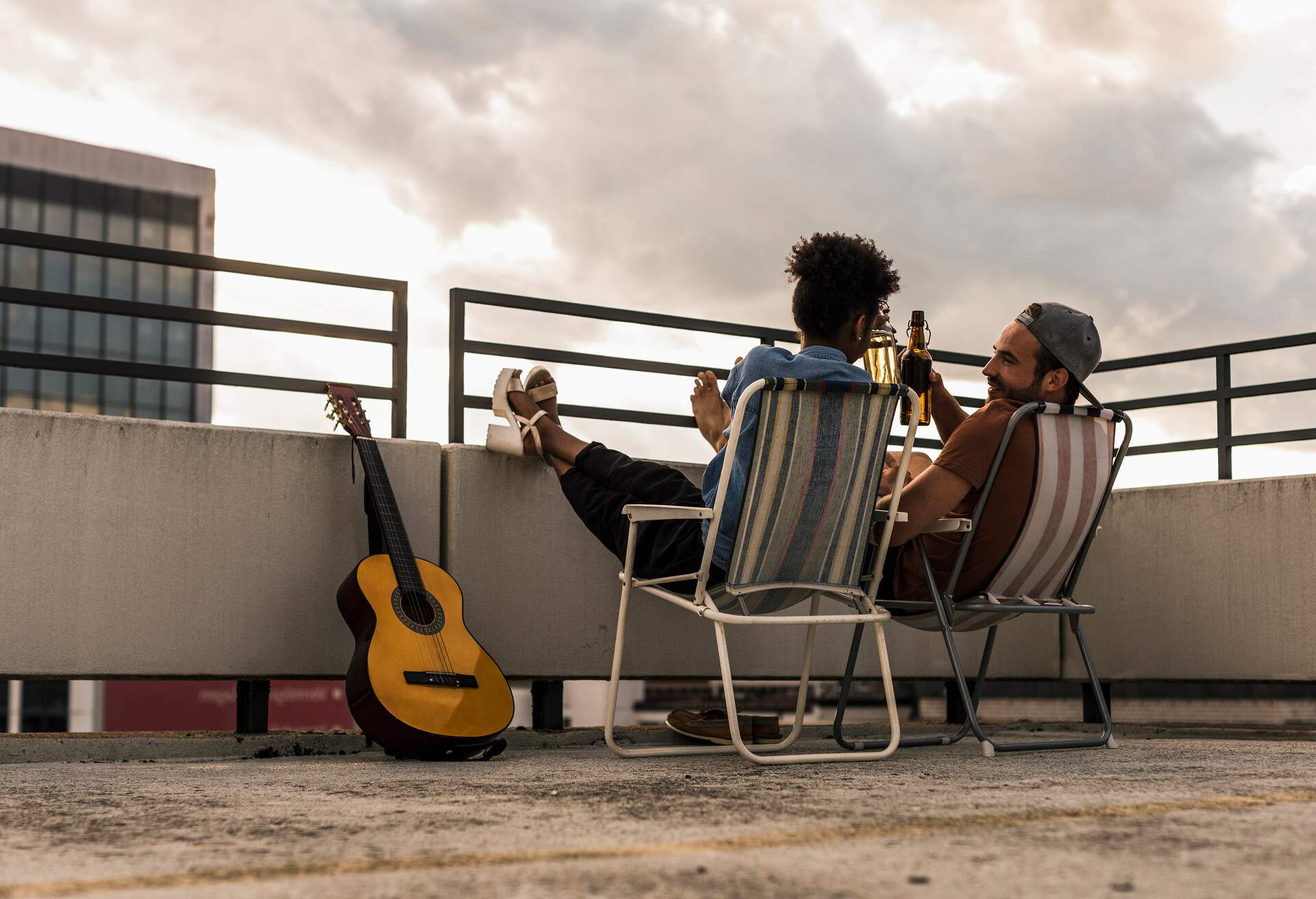 THEME_FRIENDS_COUPLE_BEER-GettyImages-769732021.jpg