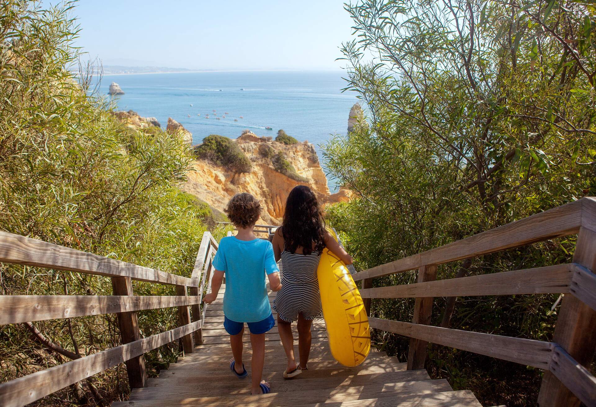 DEST_PORTUGAL_ALGARVE_THEME_KIDS_CHILDREN_GettyImages-636621766