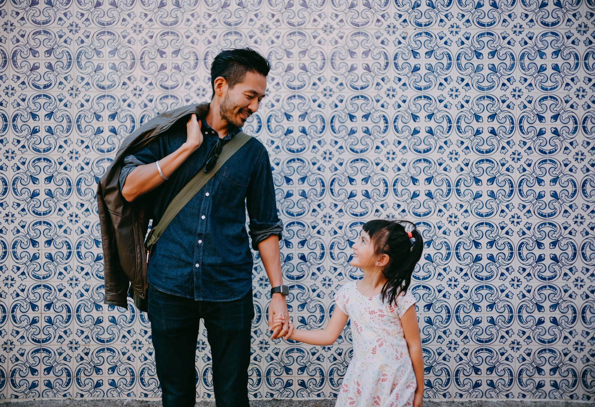 DEST_PORTUGAL_PORTO-THEME_PEOPLE_FAMILY_FATHER-CHILD_GettyImages-1183035897