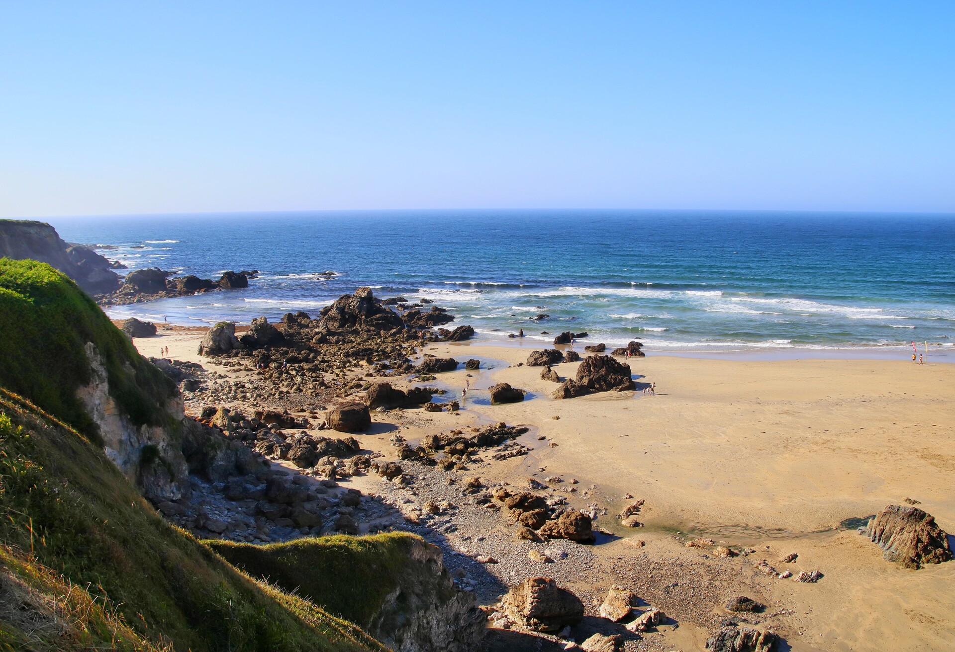 DEST_SPAIN_ASTURIAS_Peñarronda_Beach_GettyImages-1411437715