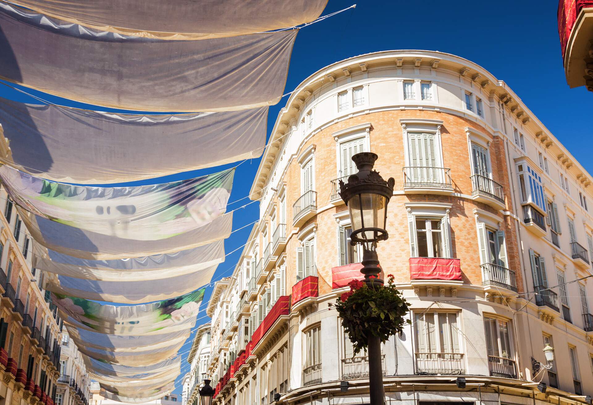 DEST_SPAIN_MALAGA_CALLE_LARIOS_GettyImages-615104046