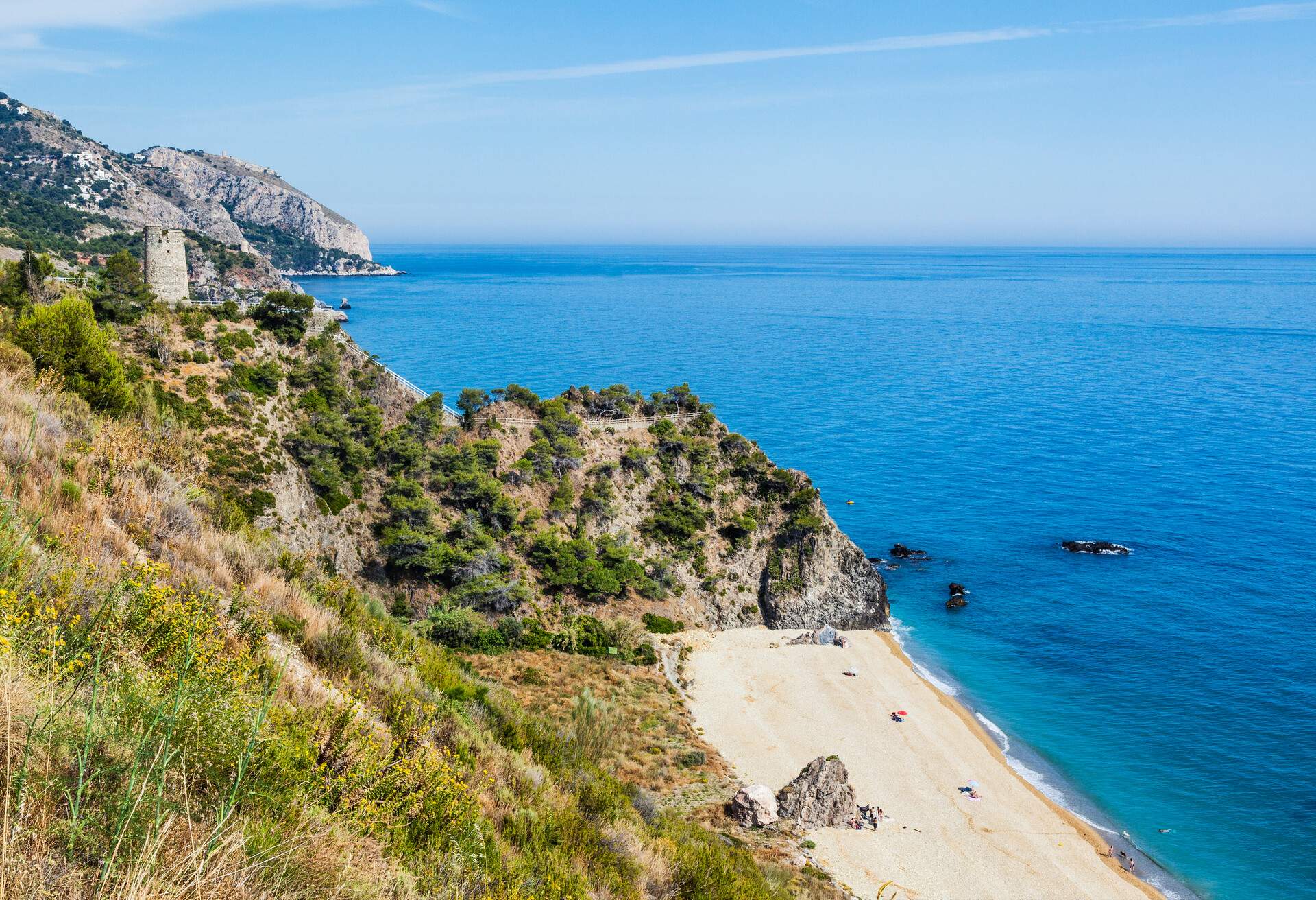 DEST_SPAIN_NERJA_CALA-DEL-PINO-BEACH_GettyImages-525553561