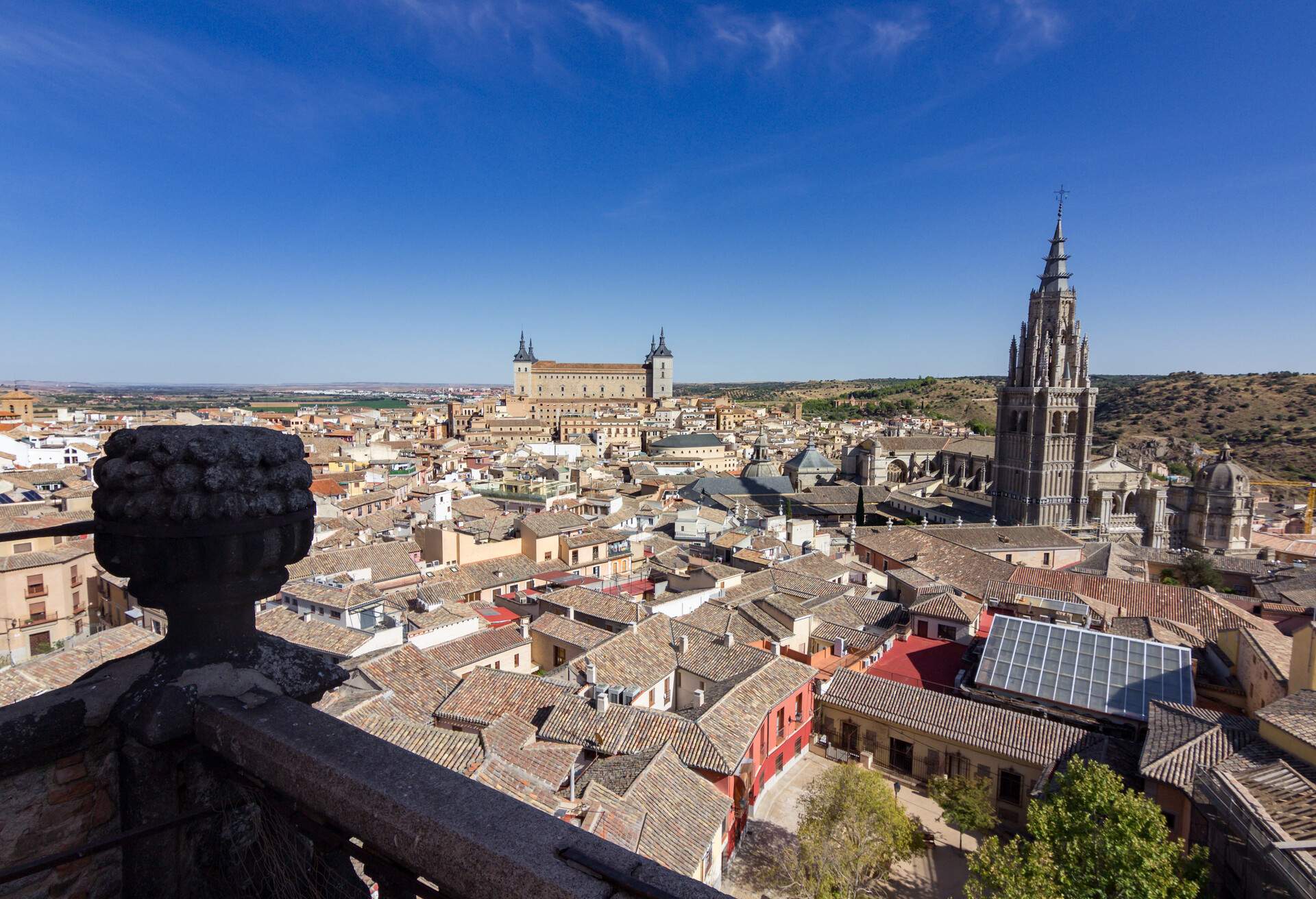 DEST_SPAIN_TOLEDO_VIEW-FROM-ILDEFONSO-CHURCH-TOWER_GettyImages-1362418354