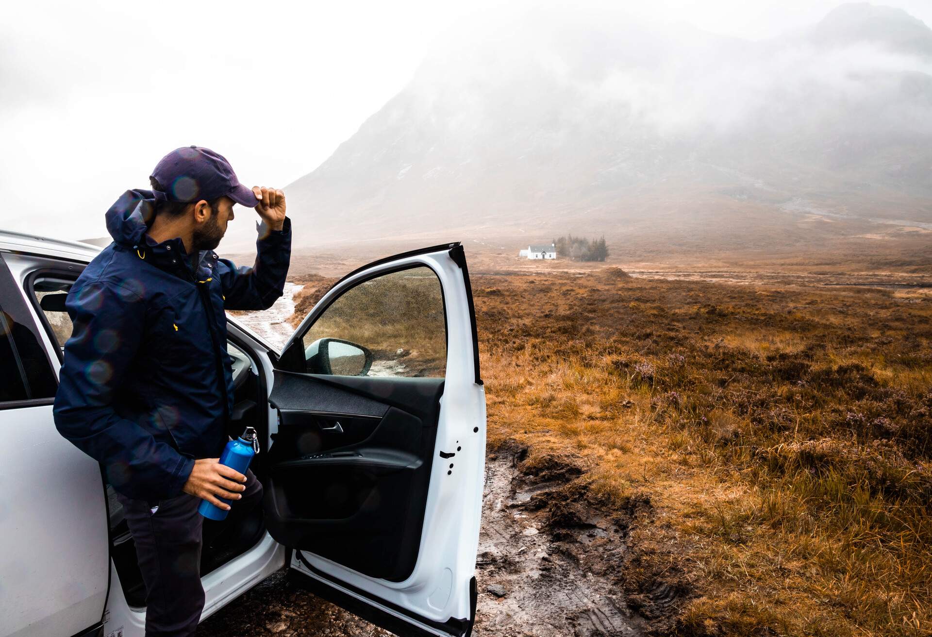 DEST_SCOTLAND_THEME_CAR_PEOPLE_GettyImages