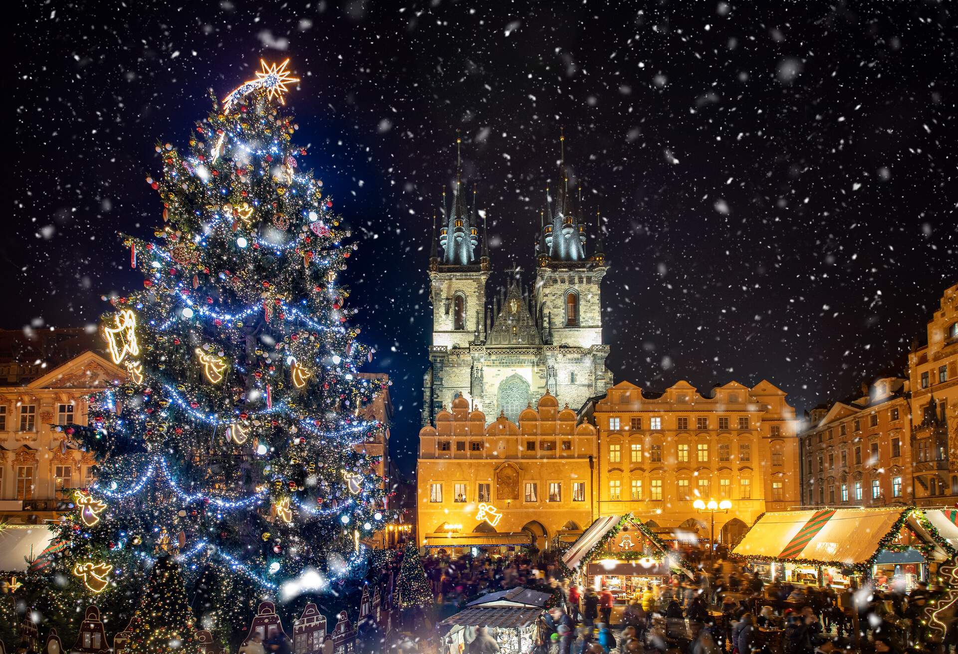 CZECH_REPUBLIC_PRAGUE_OLD_TOWN_SQUARE_CHRISTMAS_MARKET