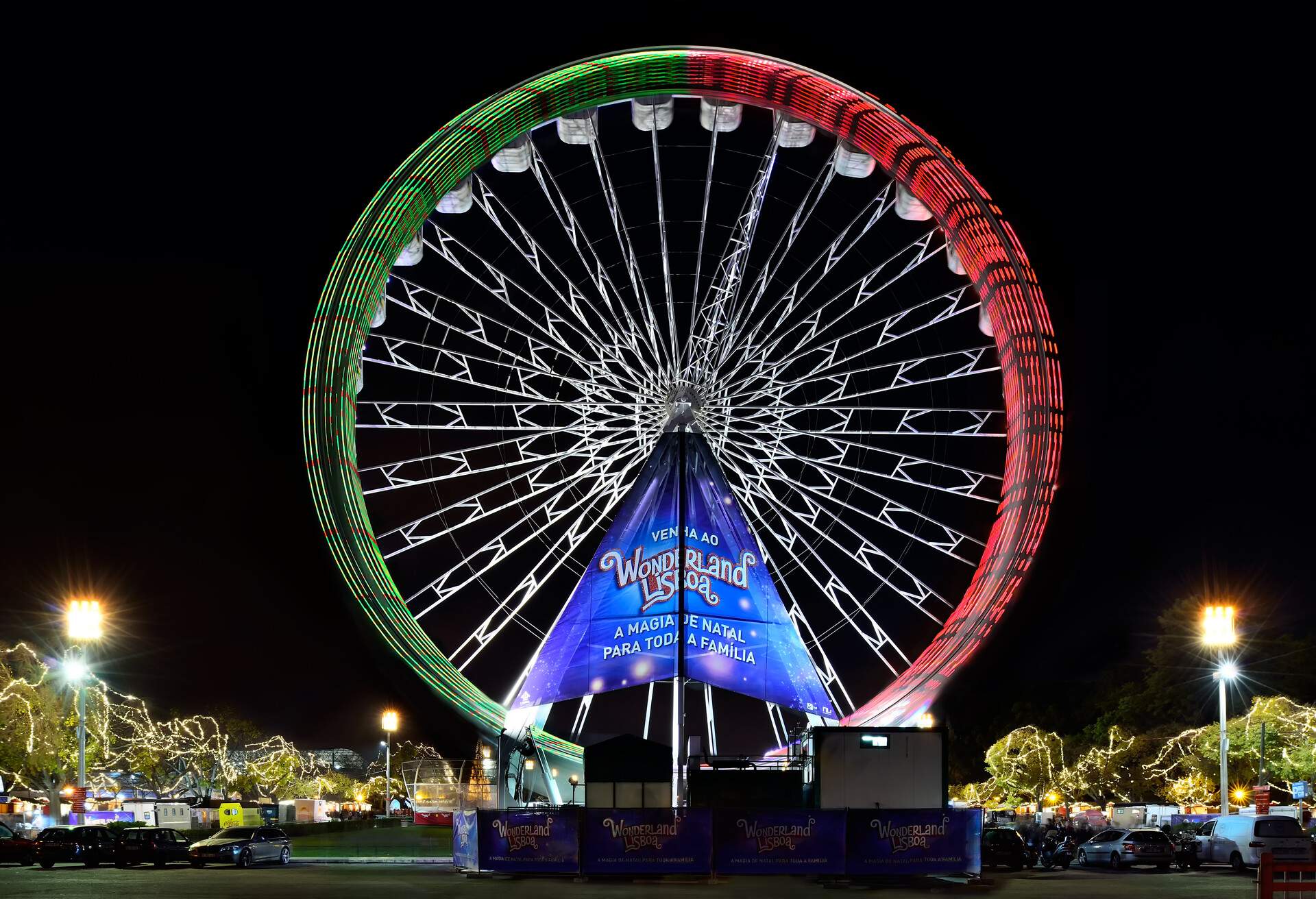 Giant Wheel at Christmas. Marquês de Pombal square, Lisbon