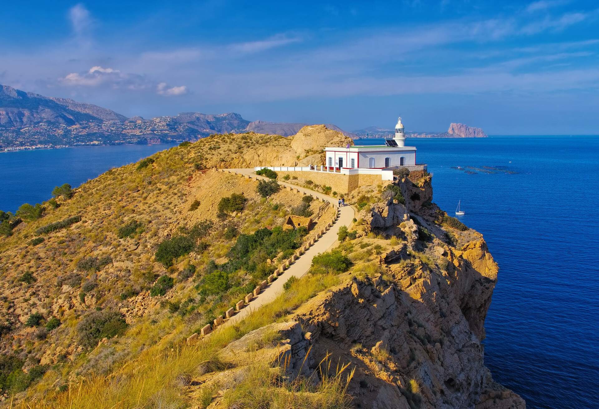 DEST_SPAIN_COSTA-BLANCA_ALICANTE_Faro del Albir_GettyImages-1002877642